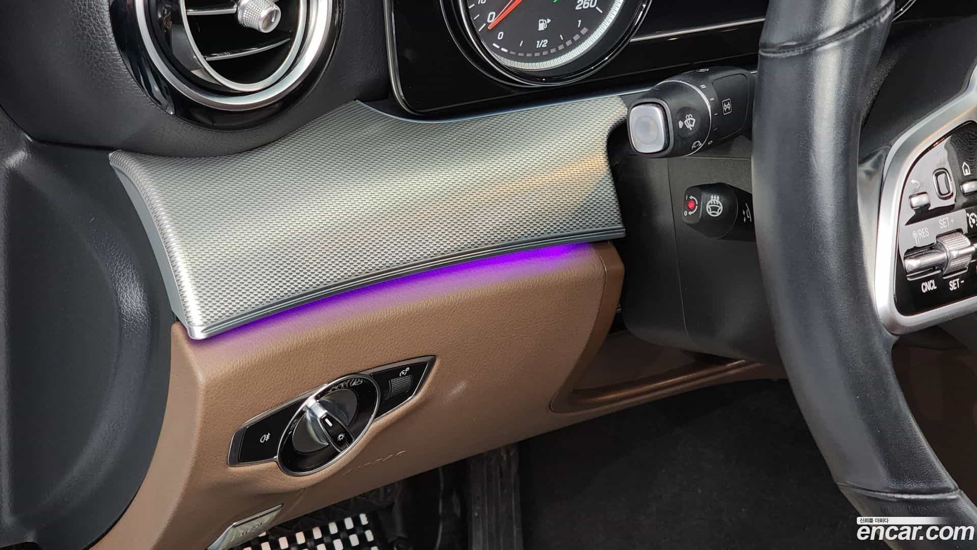 E-Class Mercedes-Benz 2018.9-OPTION-018