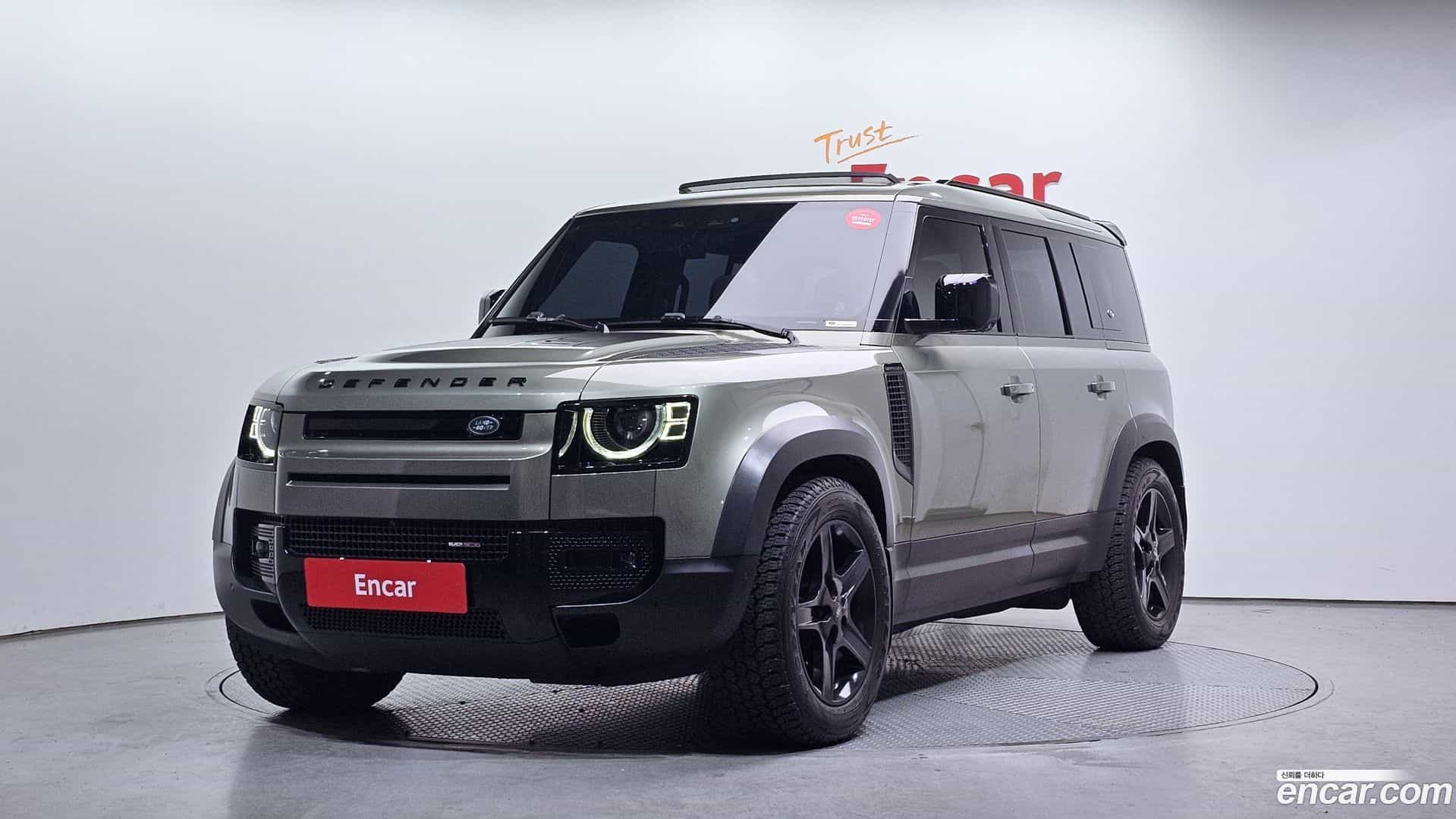 Defender Land Rover 2020.11-OUTER-001