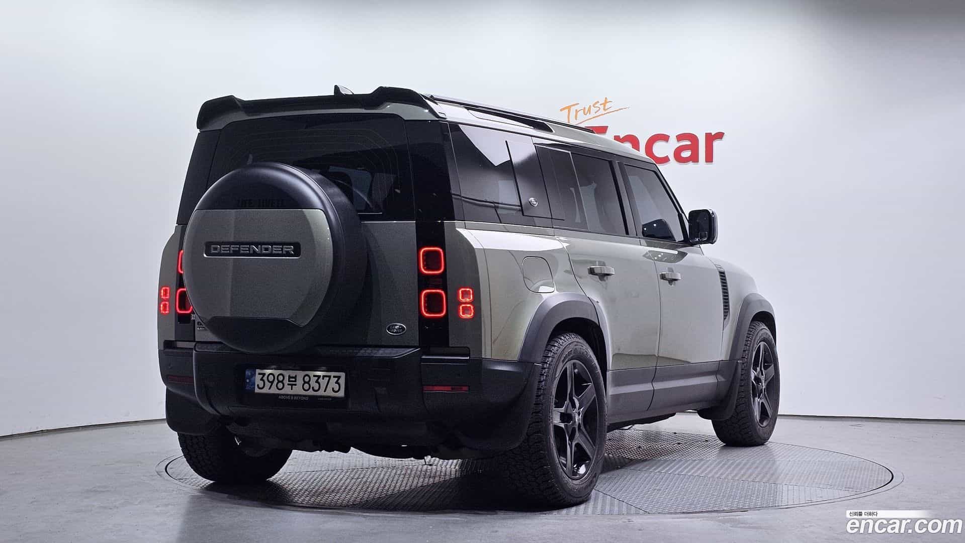 Defender Land Rover 2020.11-OUTER-002