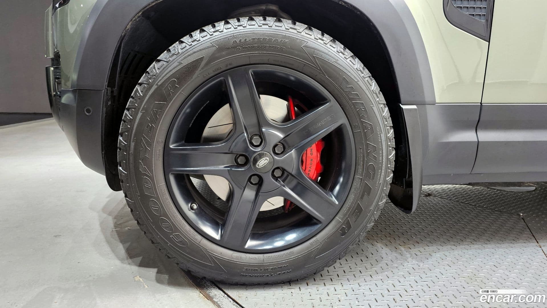 Main__Slider__Photo:Defender Land Rover 2020.11-4