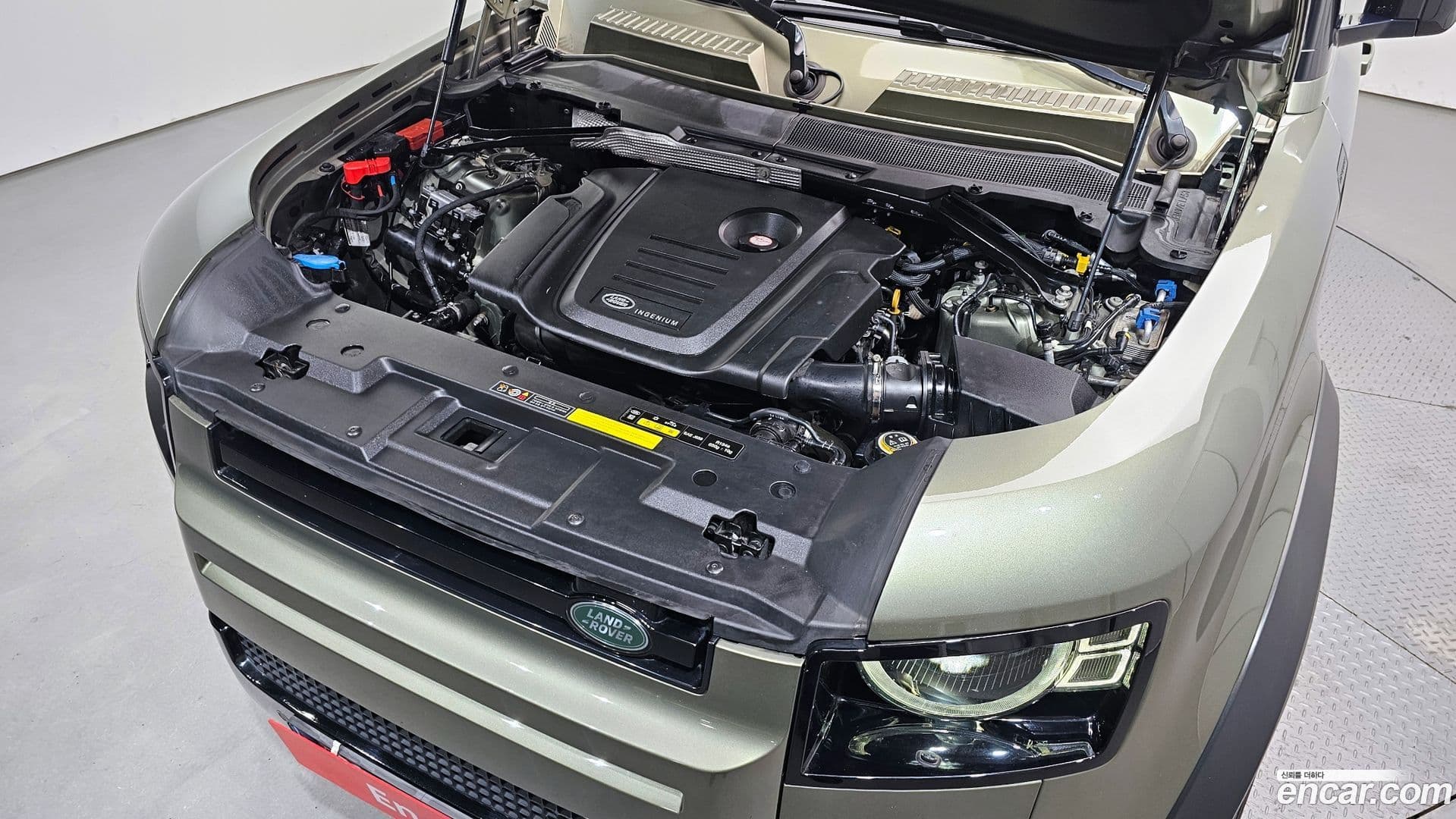 Main__Slider__Photo:Defender Land Rover 2020.11-5