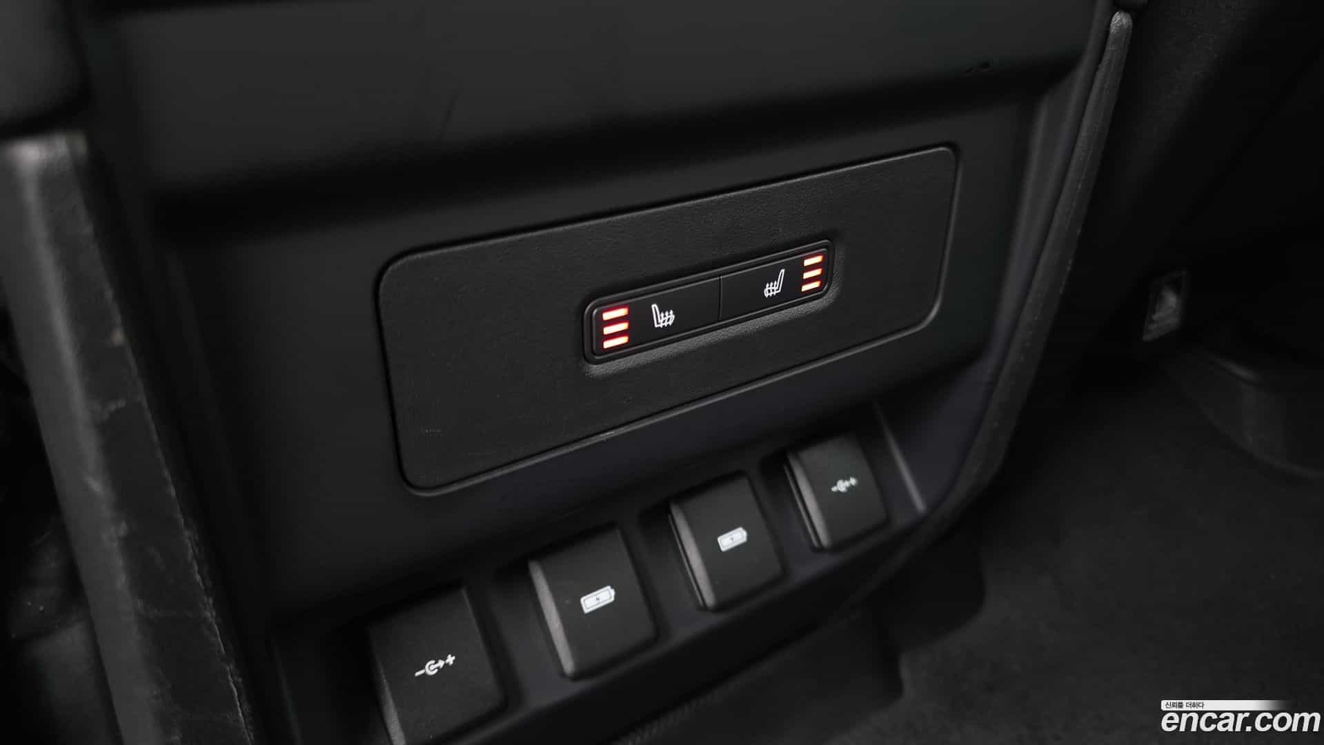 Defender Land Rover 2020.11-OPTION-022