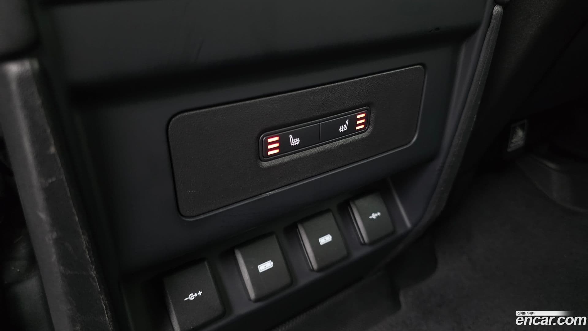 Main__Slider__Photo:Defender Land Rover 2020.11-17