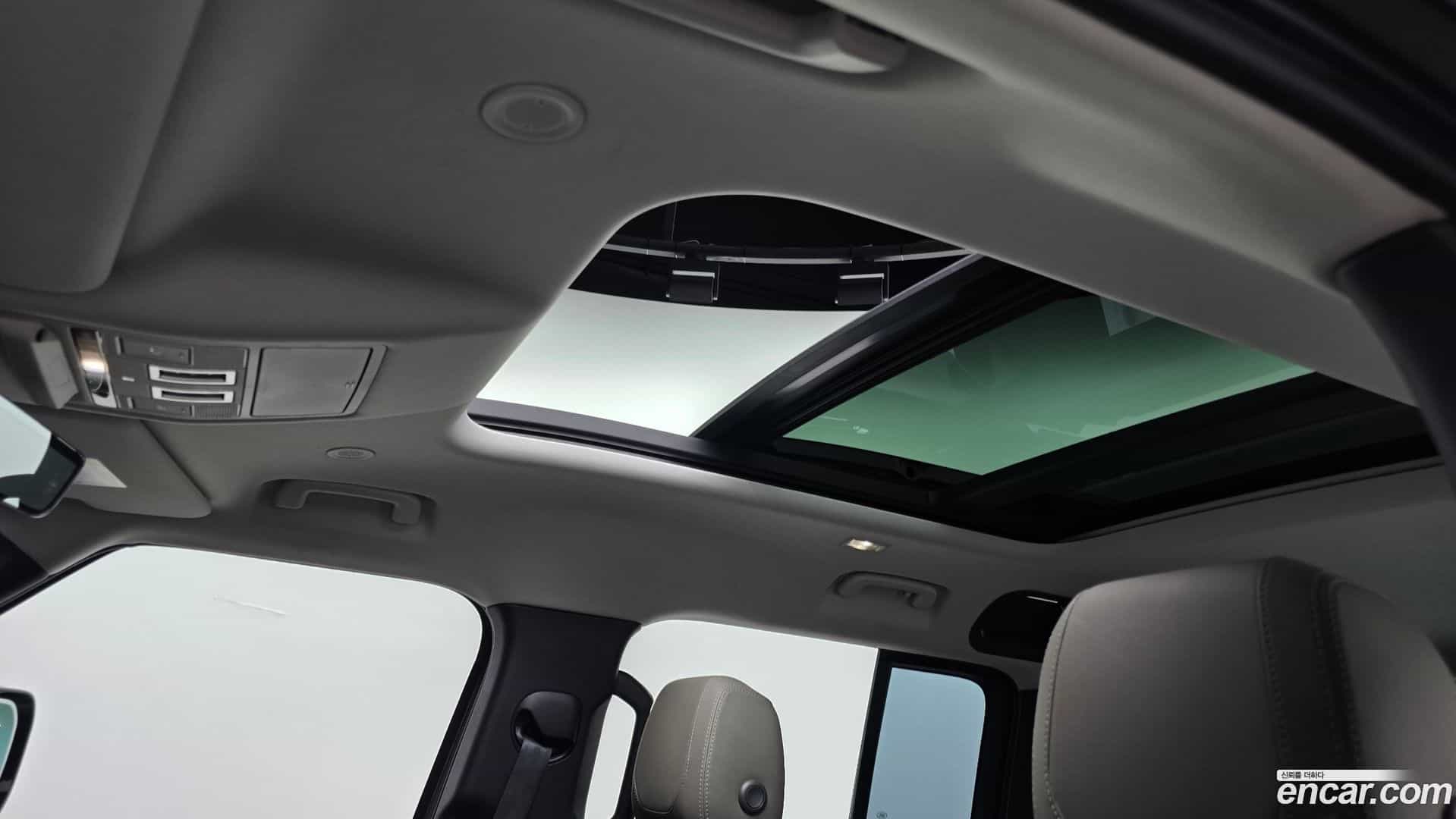 Defender Land Rover 2020.11-OPTION-023