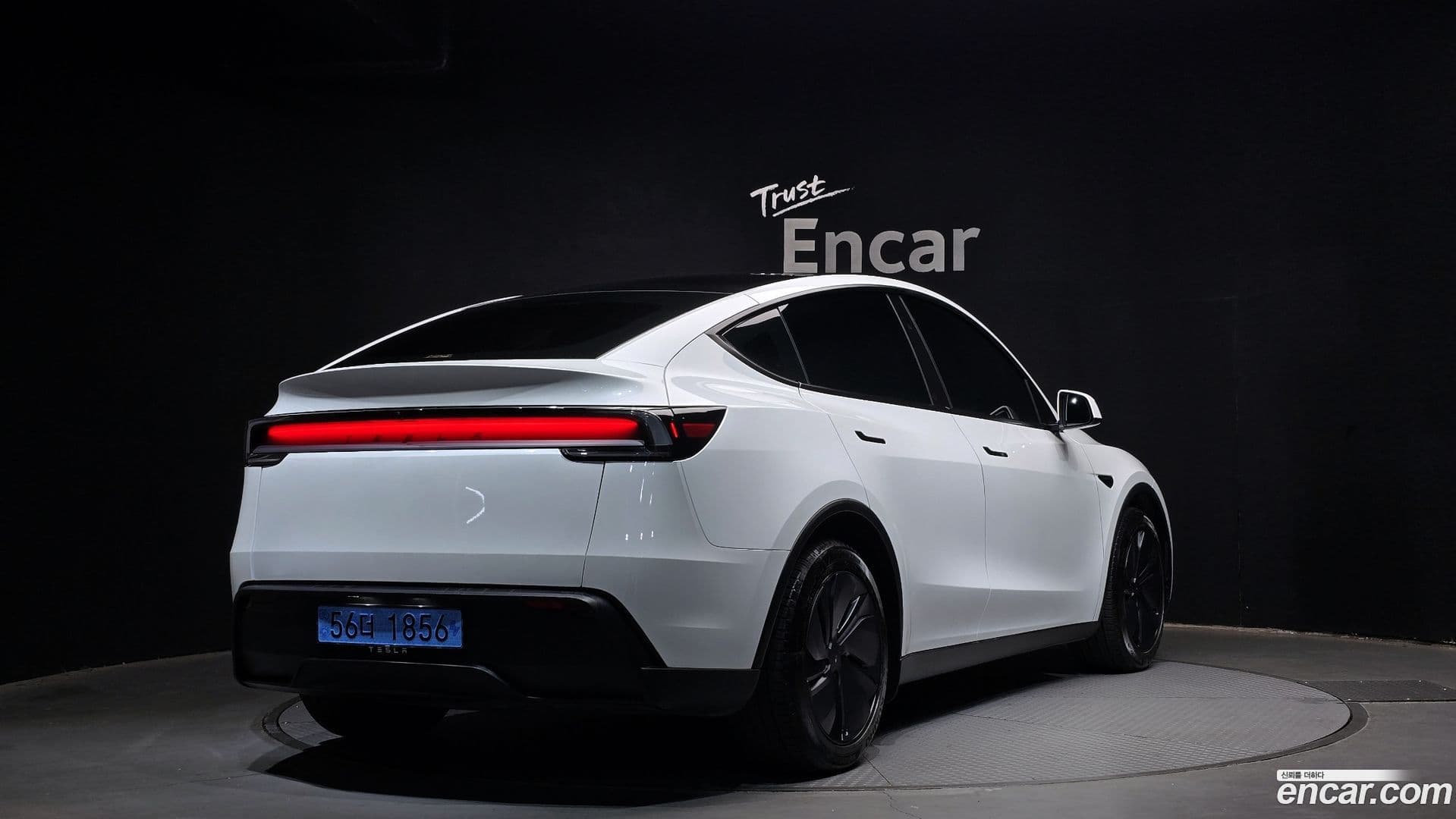 Main__Slider__Photo:Model Y Tesla 2025.4-1