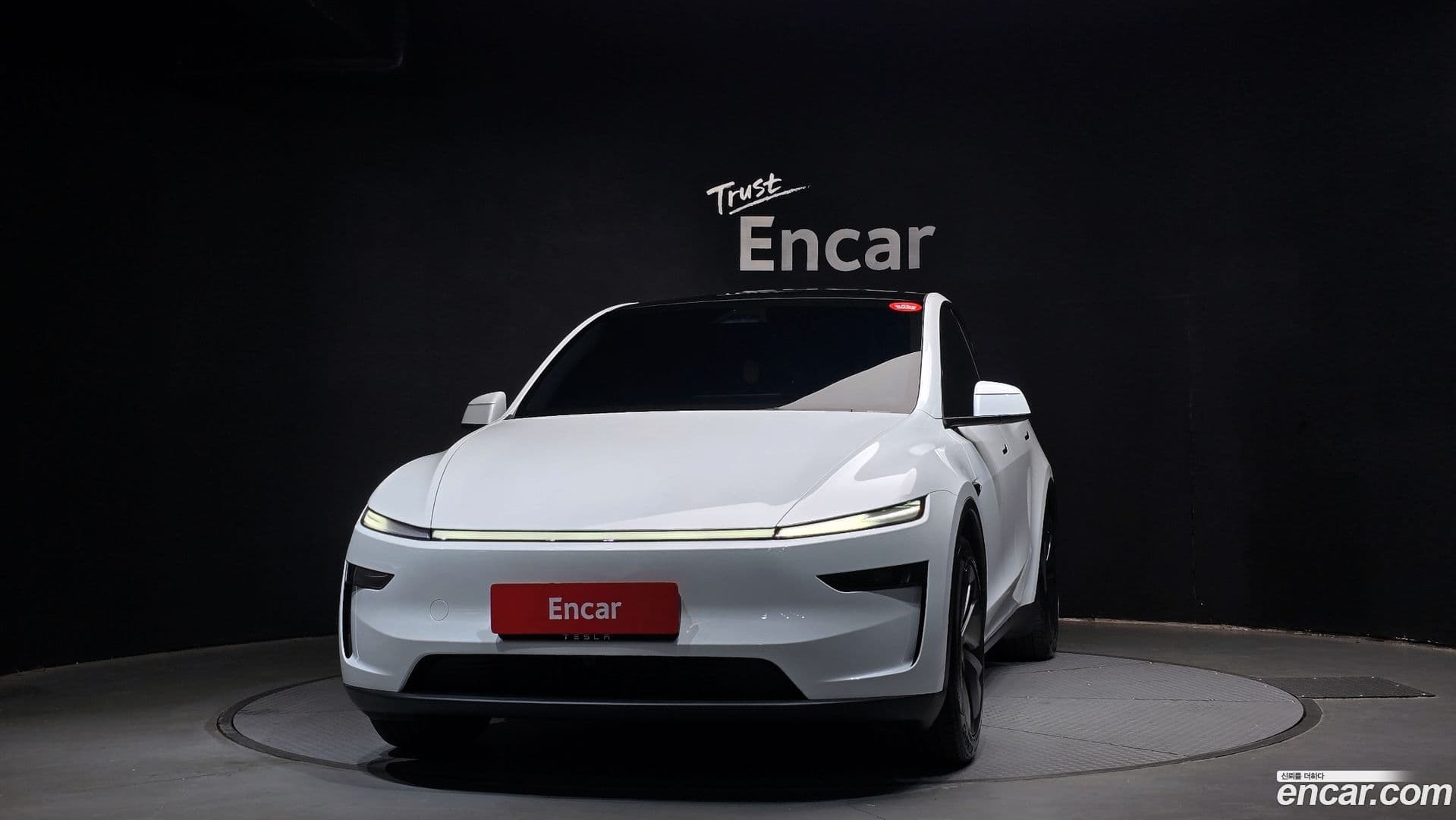 Main__Slider__Photo:Model Y Tesla 2025.4-2