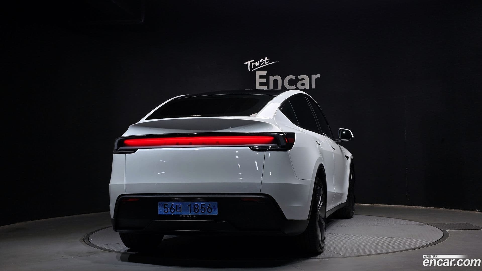 Main__Slider__Photo:Model Y Tesla 2025.4-3