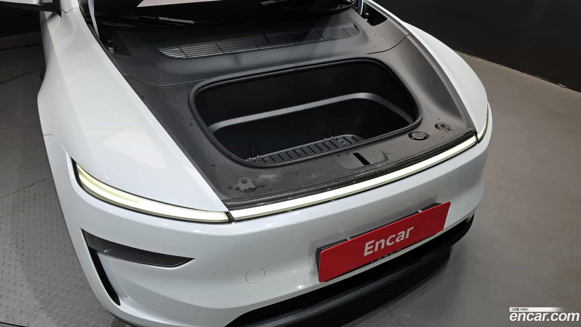 Model Y Tesla 2025.4-INNER-006