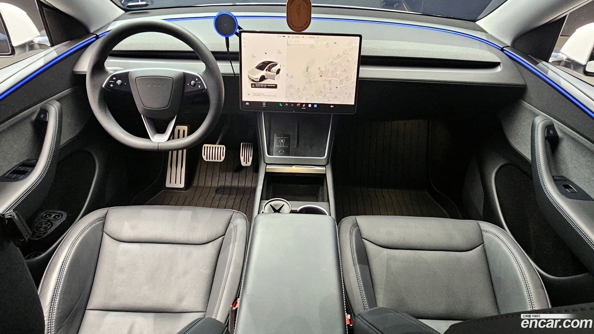 Main__Slider__Photo:Model Y Tesla 2025.4-6