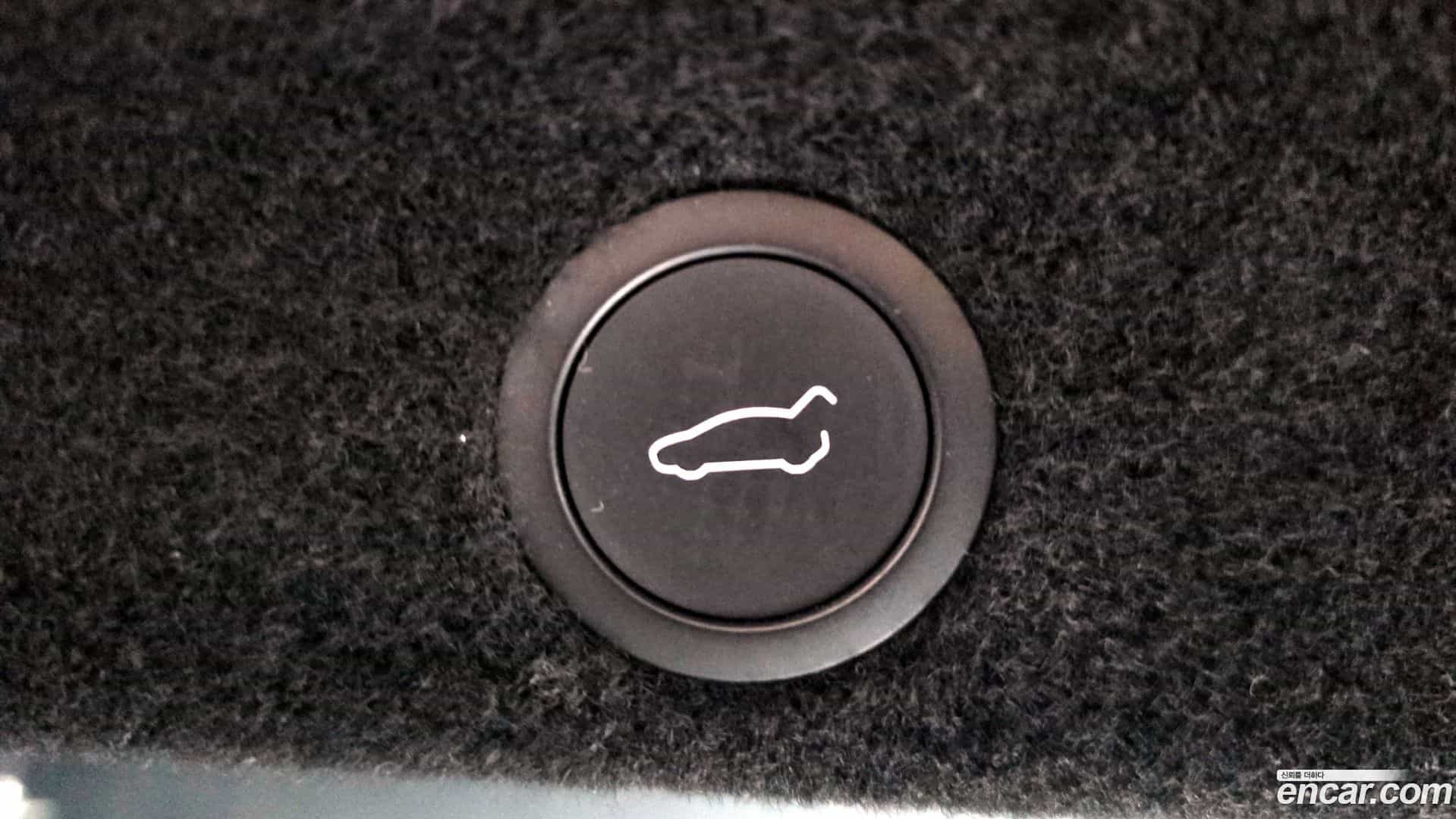 Model Y Tesla 2025.4-OPTION-024