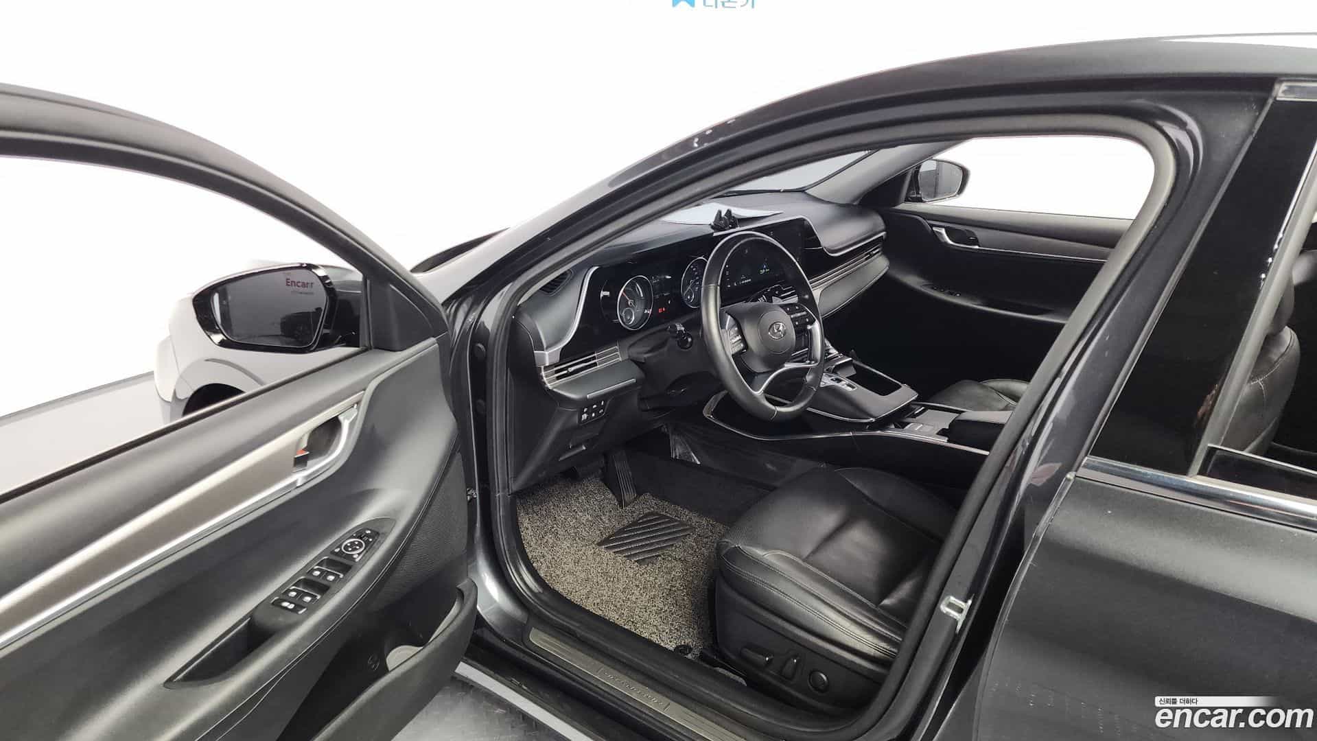 Grandeur Hyundai 2021.1-OPTION-015