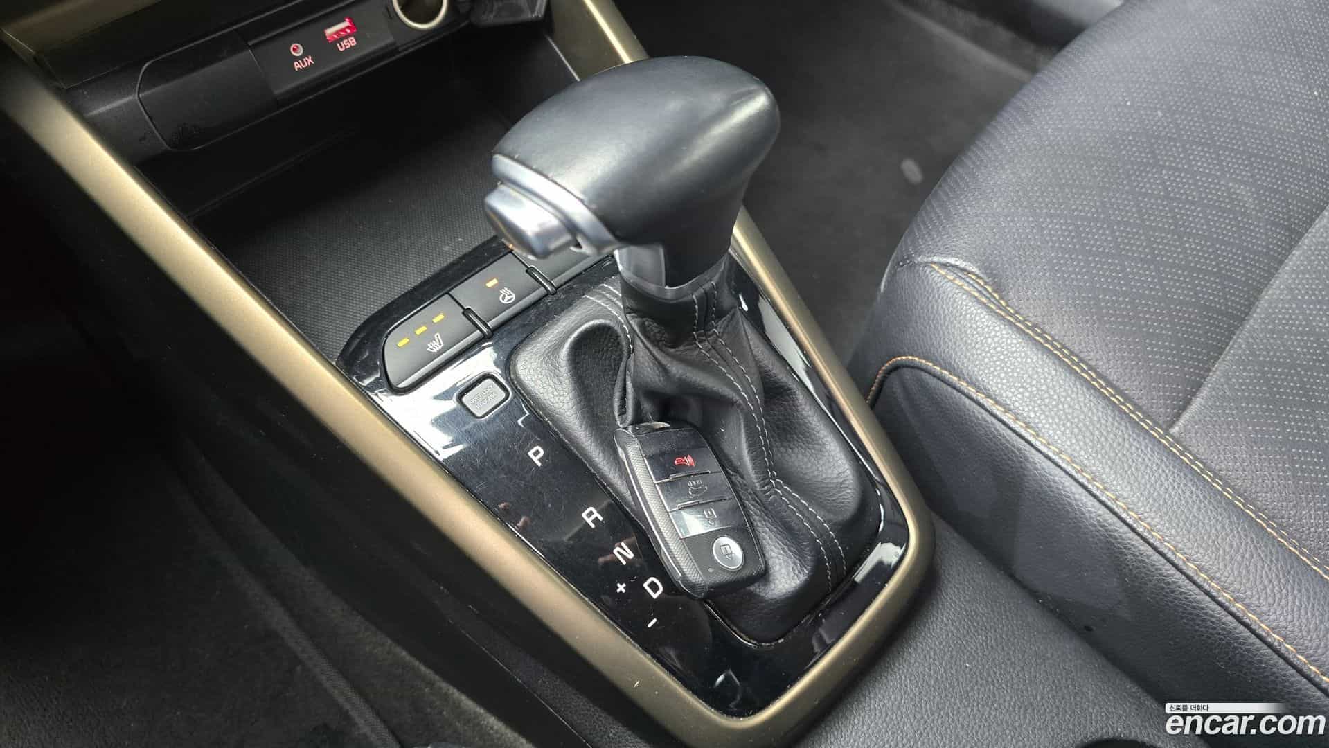 Stonic Kia 2017.8-INNER-009