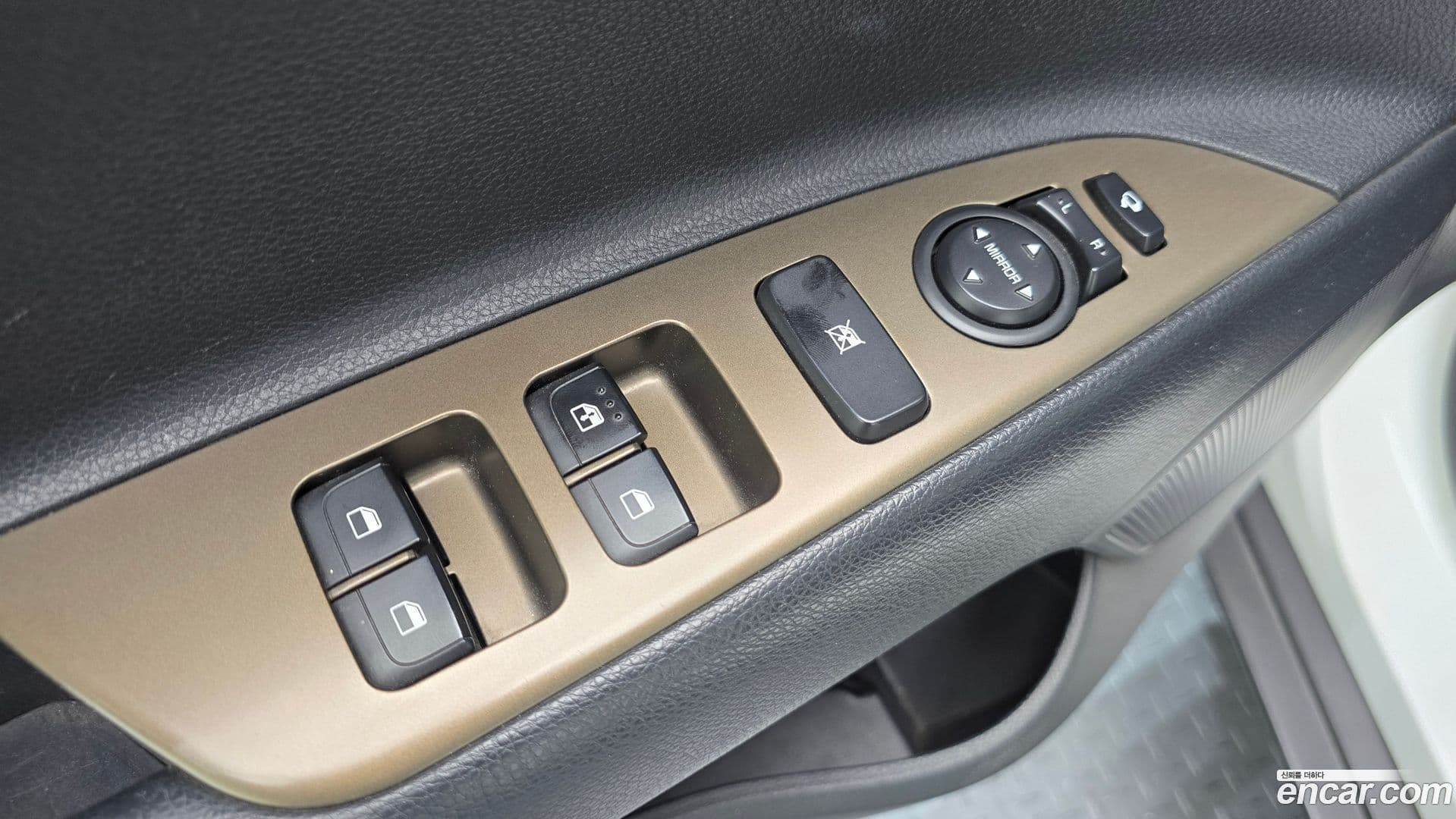 Main__Slider__Photo:Stonic Kia 2017.8-13