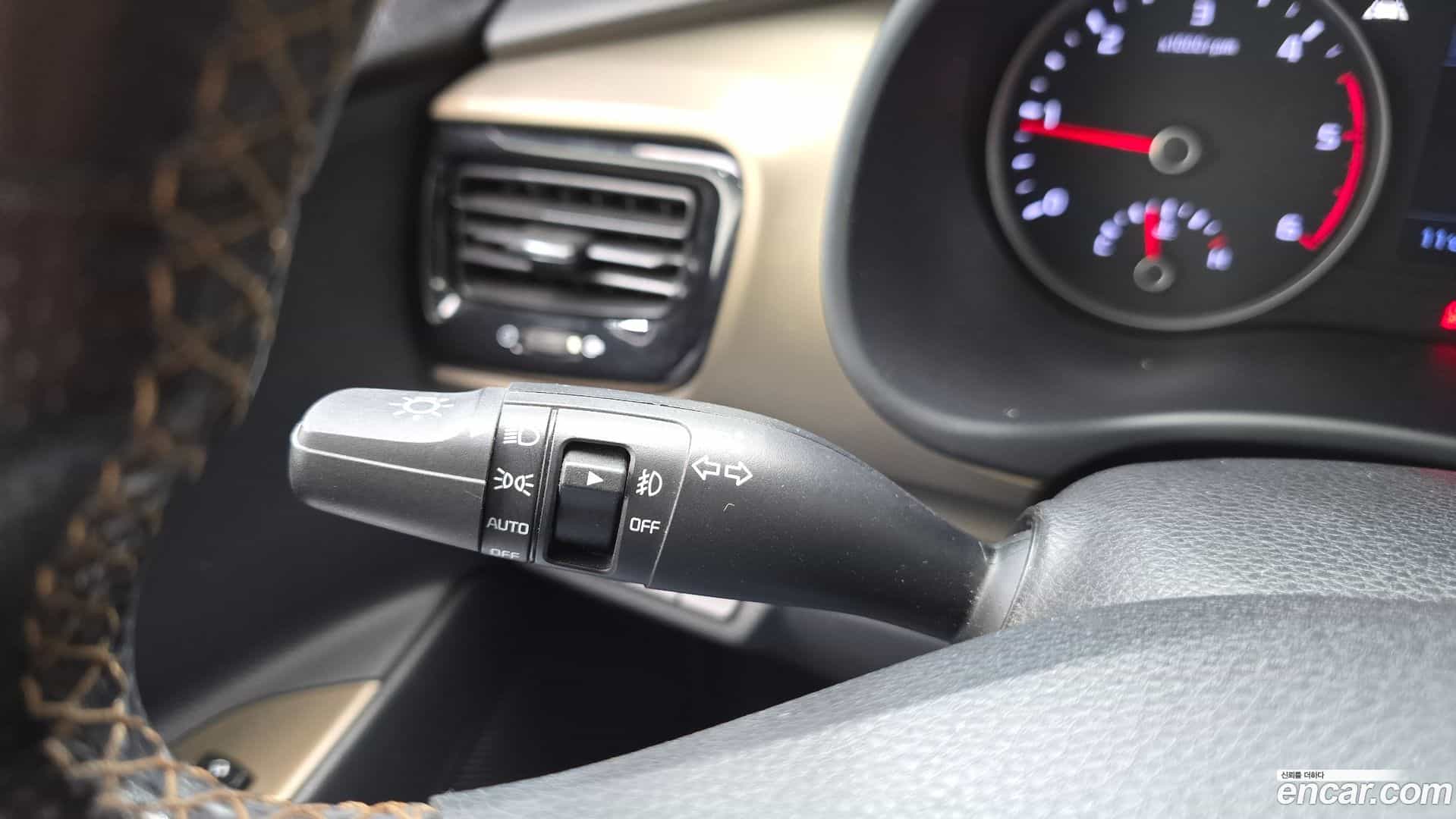 Stonic Kia 2017.8-OPTION-020