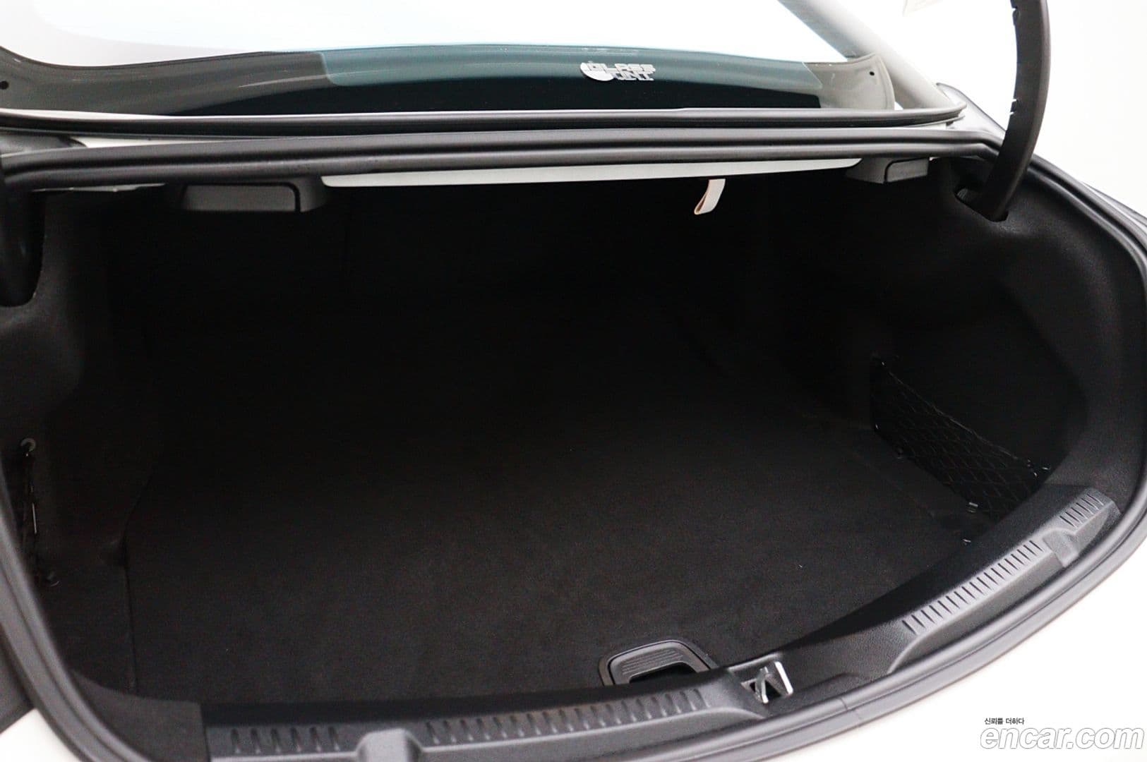 Main__Slider__Photo:E-Class Mercedes-Benz 2021.8-16