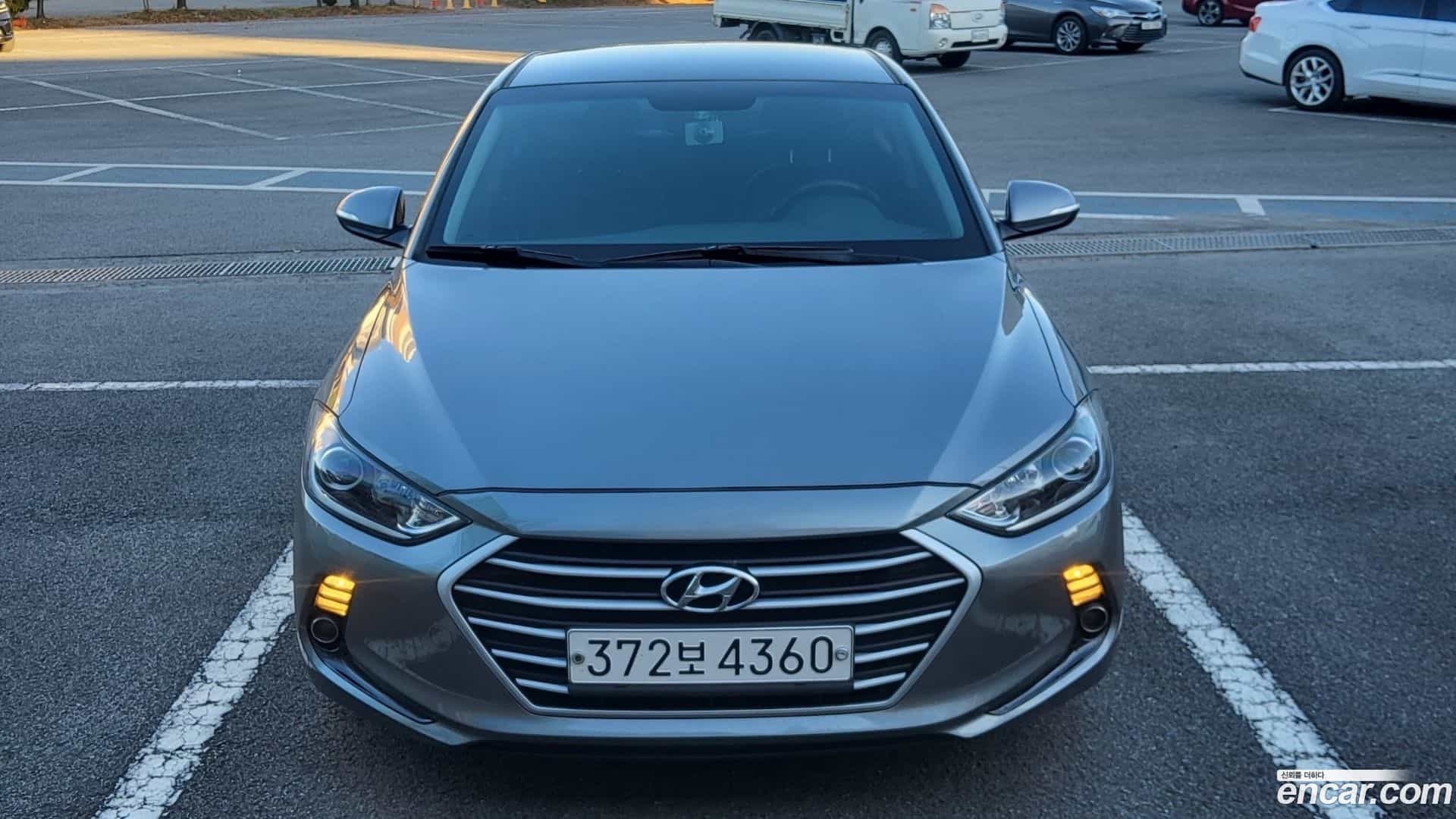 AVANTE Hyundai 2017.1-OUTER-003