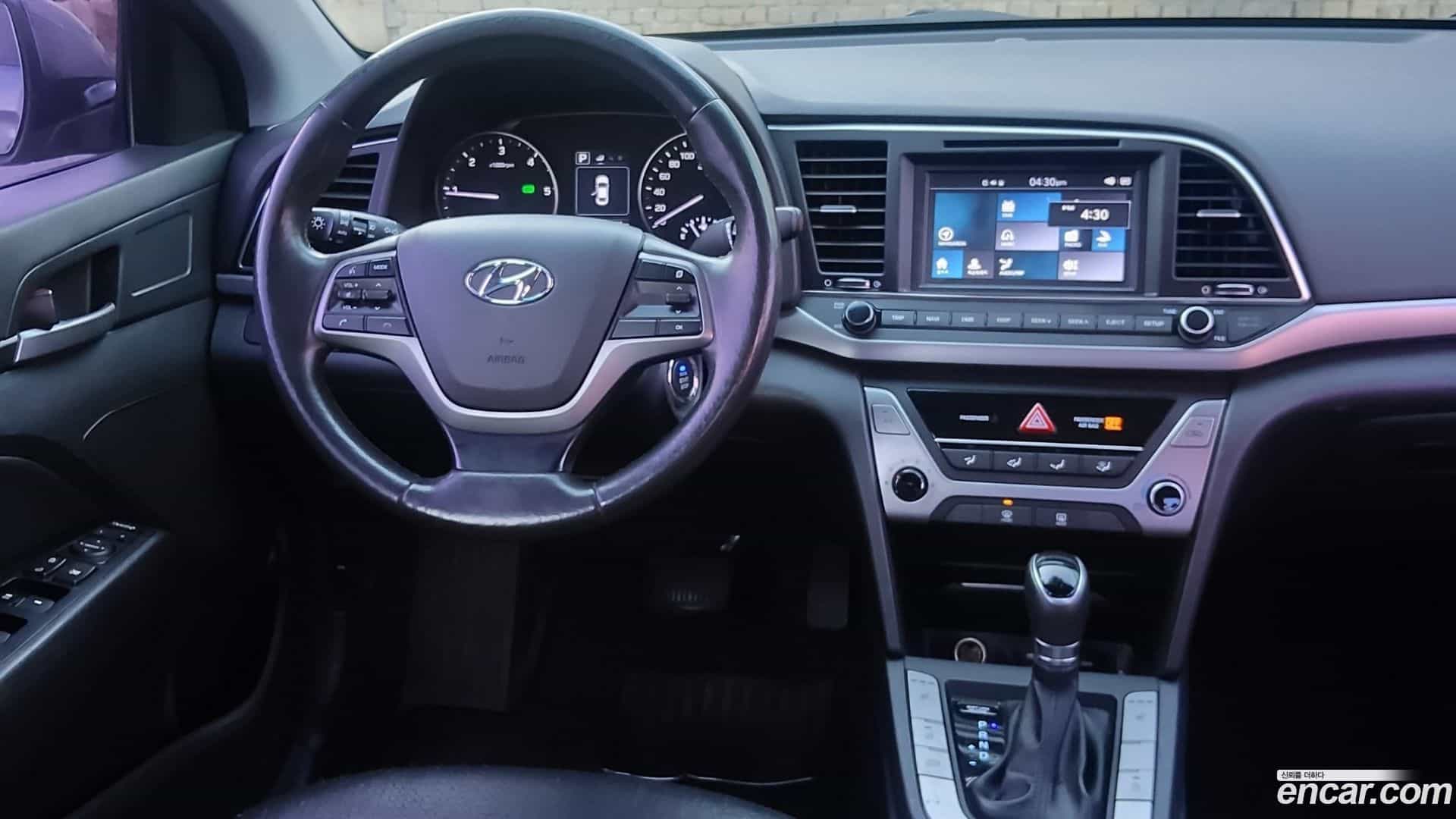 AVANTE Hyundai 2017.1-INNER-007