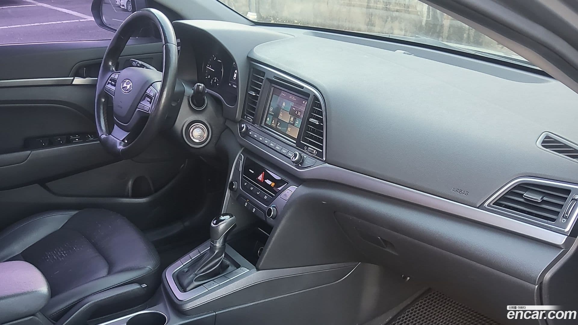 Main__Slider__Photo:AVANTE Hyundai 2017.1-8