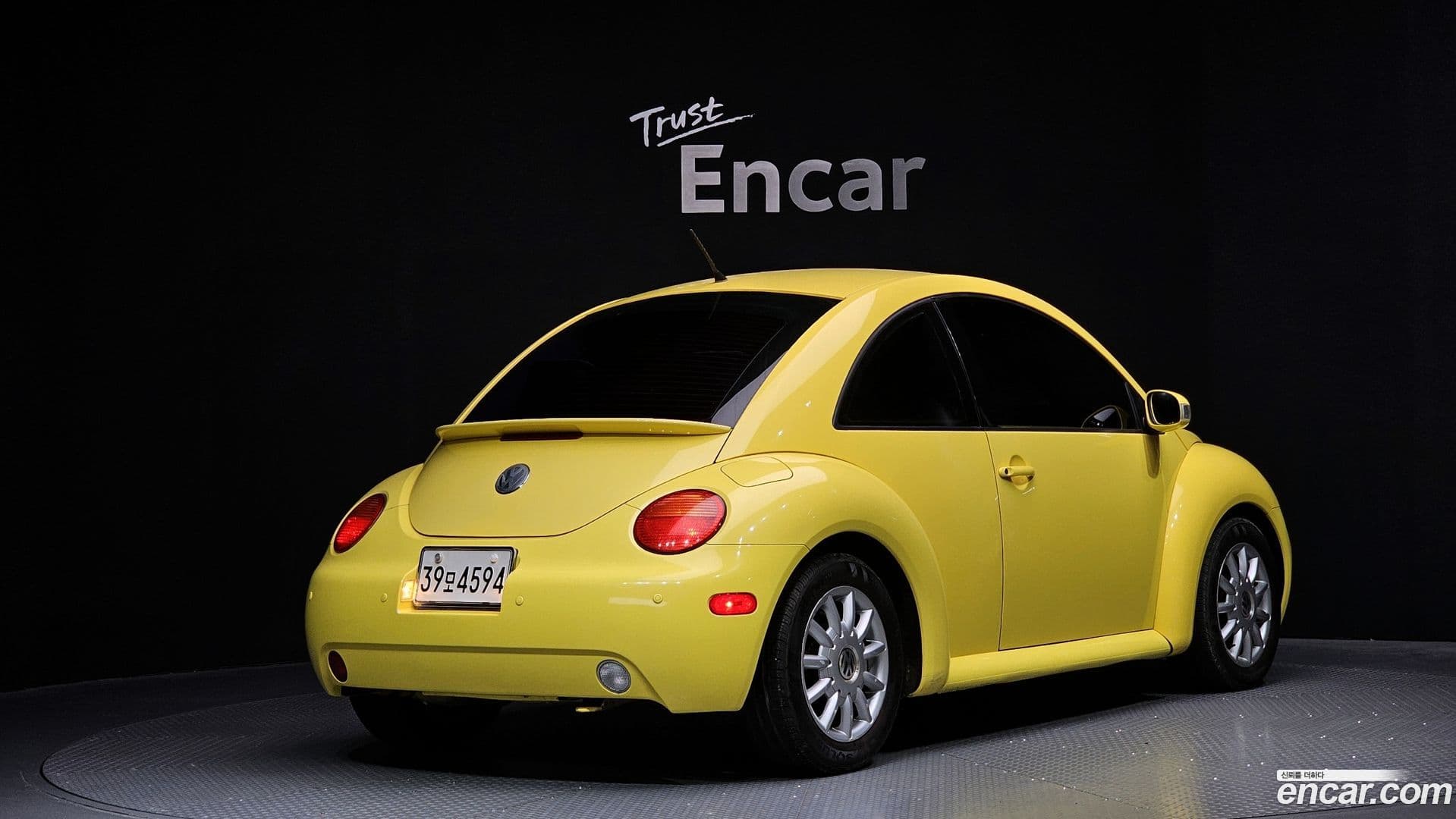 Main__Slider__Photo:Beatle Volkswagen 2005.10-1