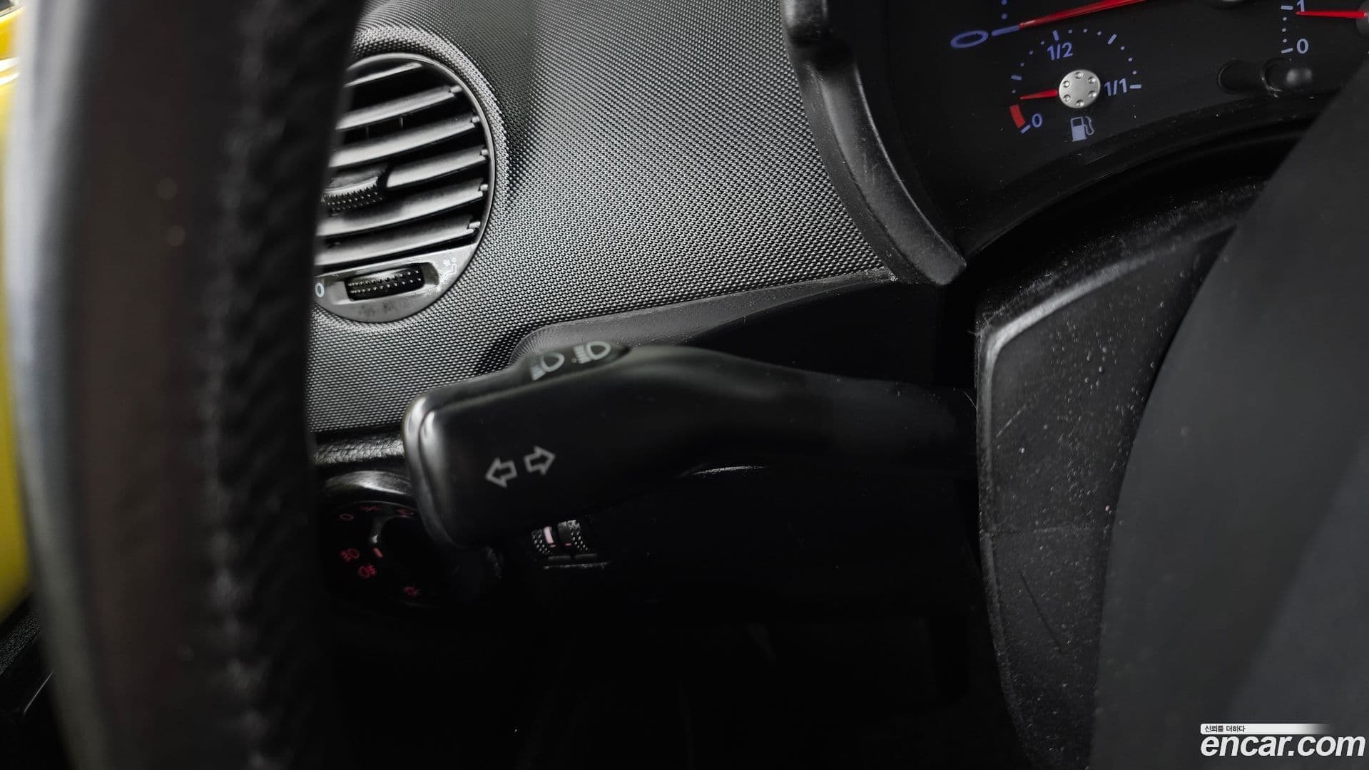 Main__Slider__Photo:Beatle Volkswagen 2005.10-18