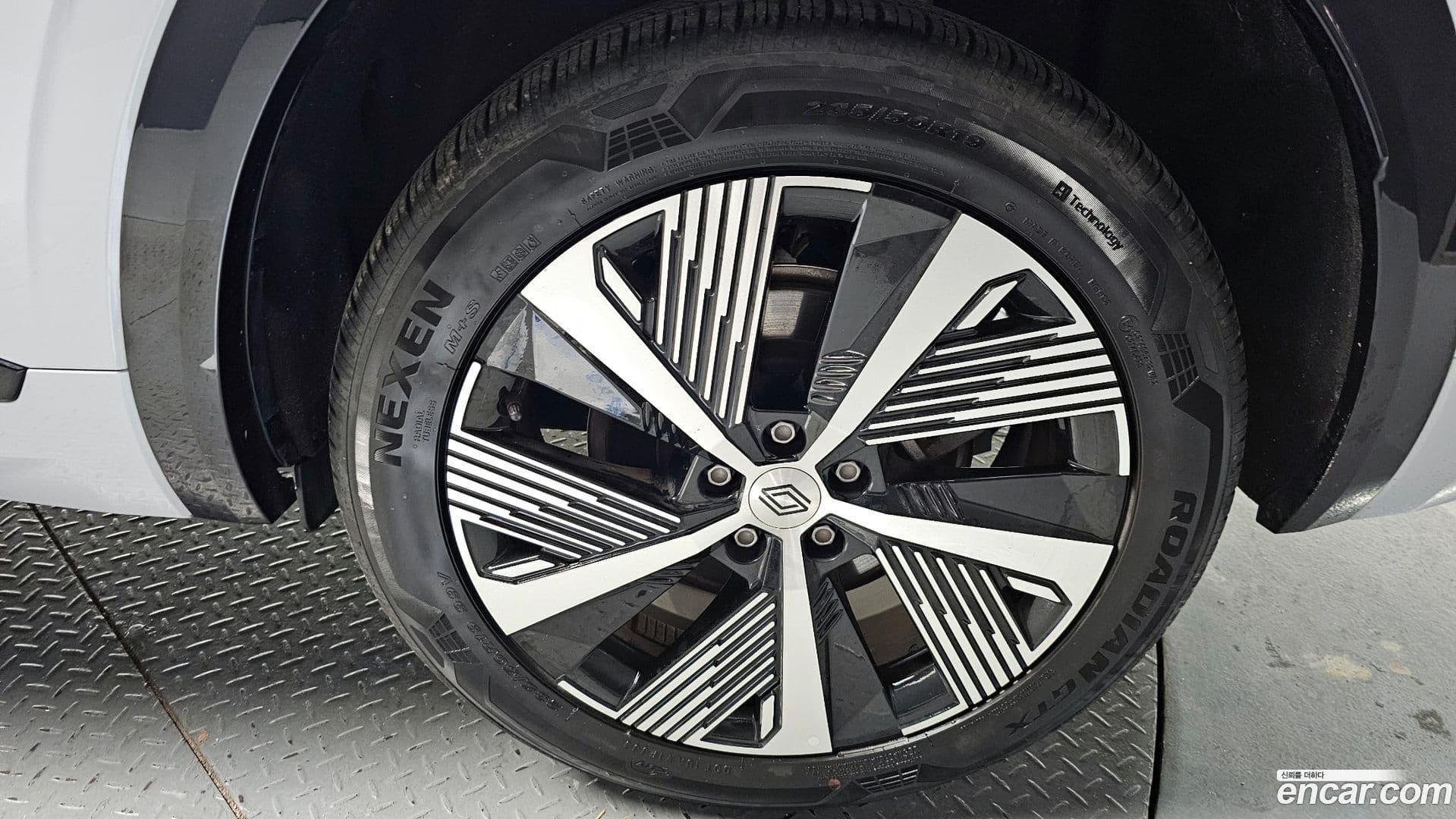 Main__Slider__Photo:Grand Koleos Renault Korea 2025.2-4