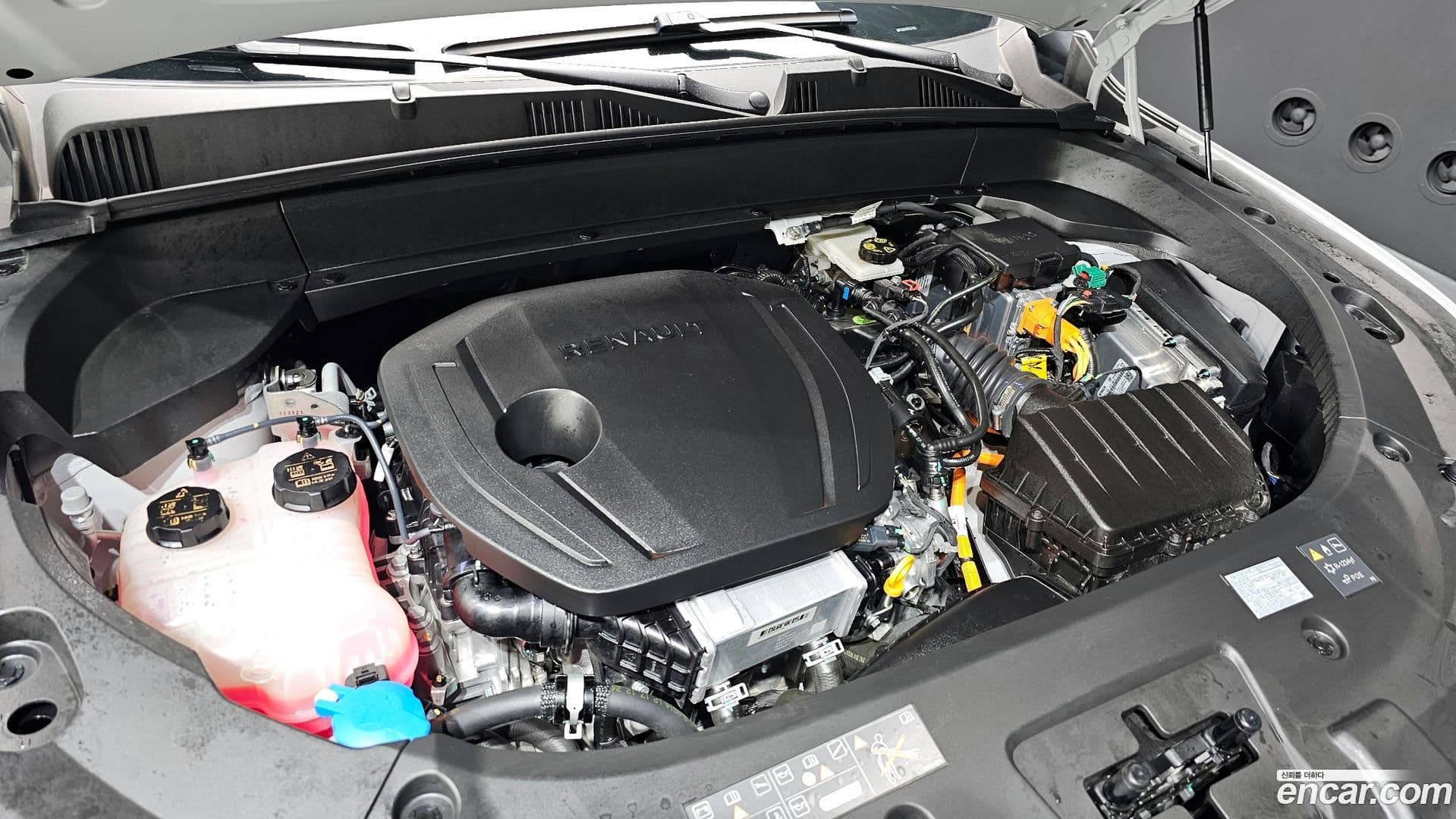 Main__Slider__Photo:Grand Koleos Renault Korea 2025.2-5