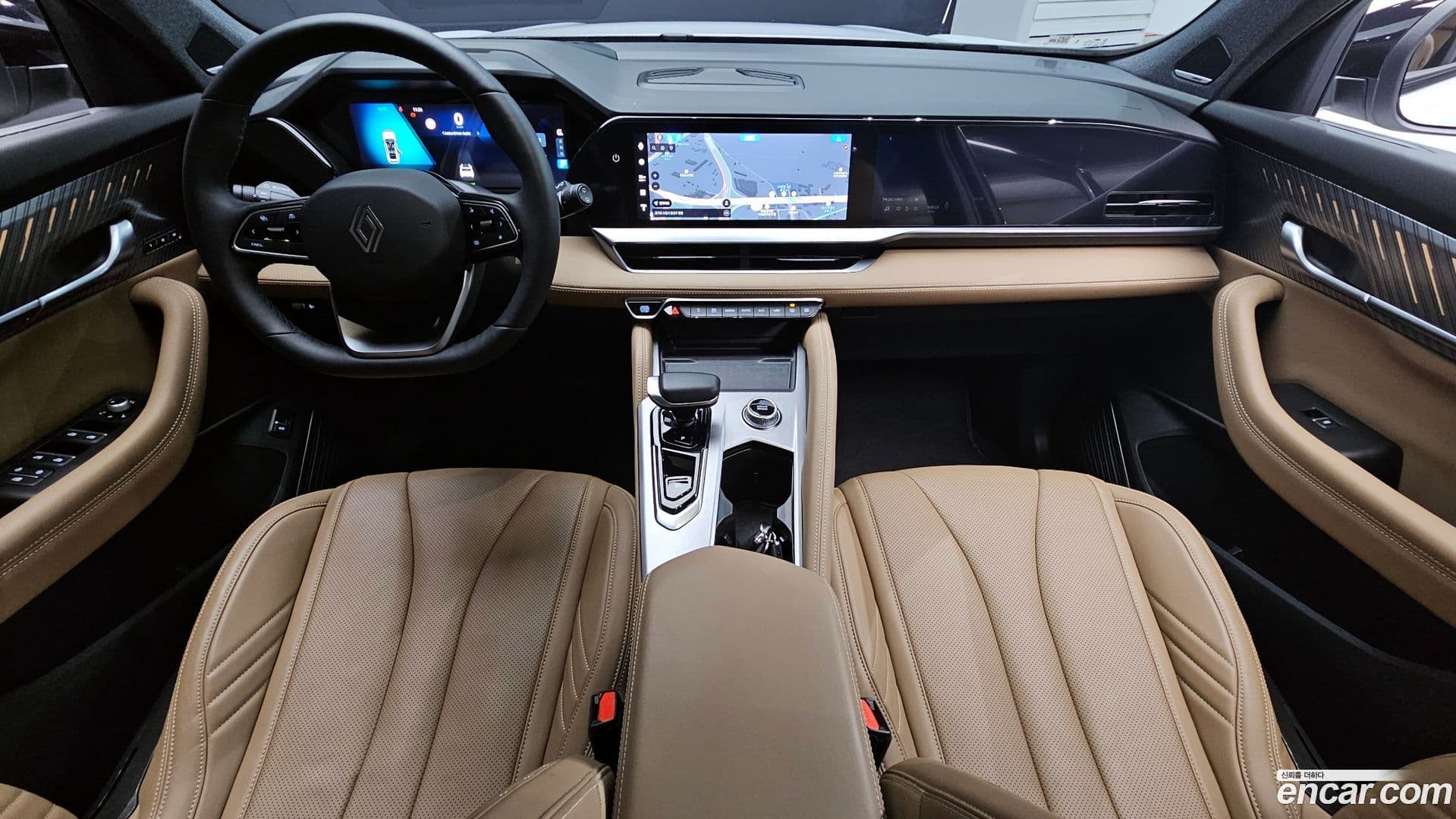 Main__Slider__Photo:Grand Koleos Renault Korea 2025.2-6