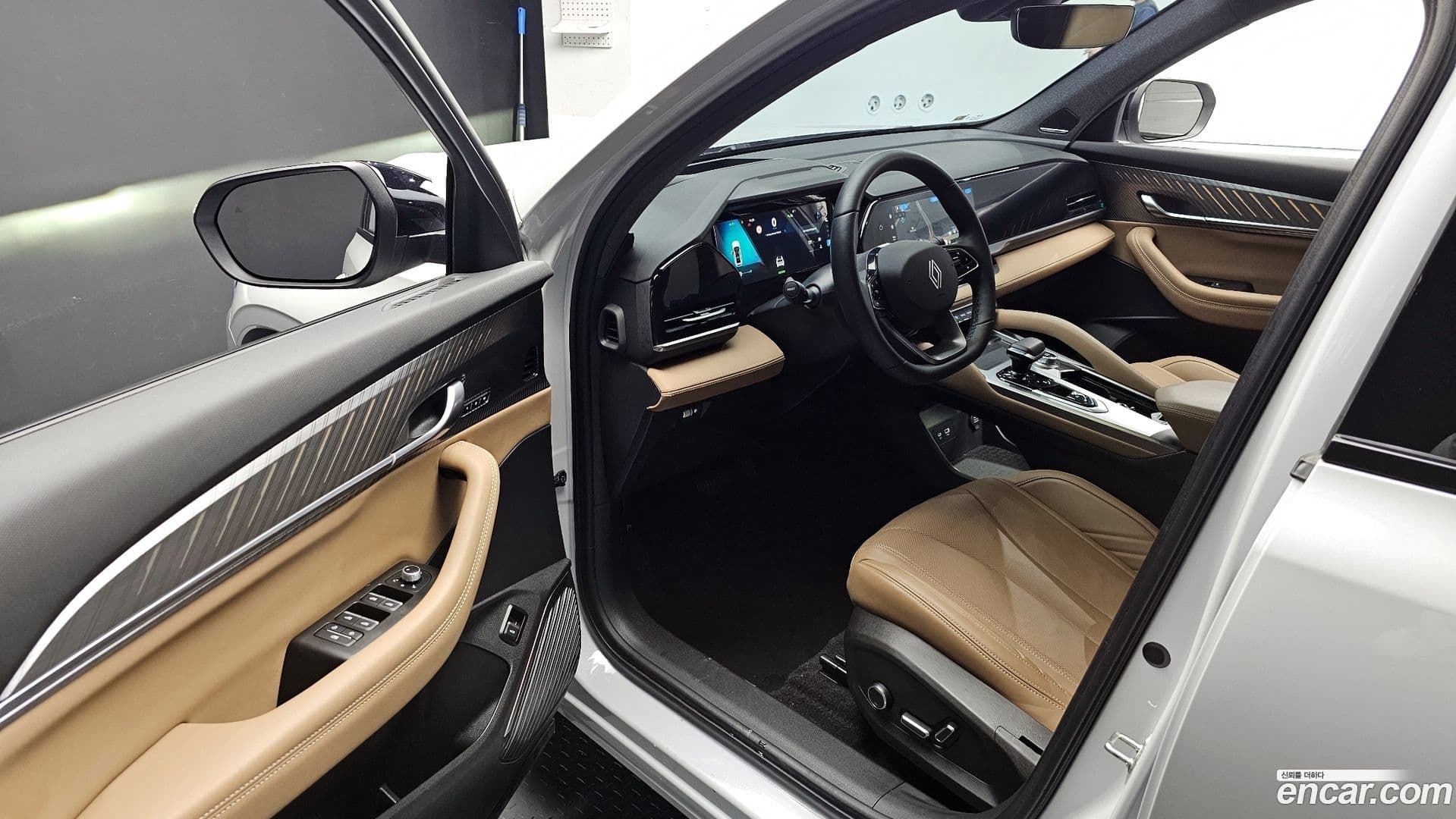 Main__Slider__Photo:Grand Koleos Renault Korea 2025.2-9