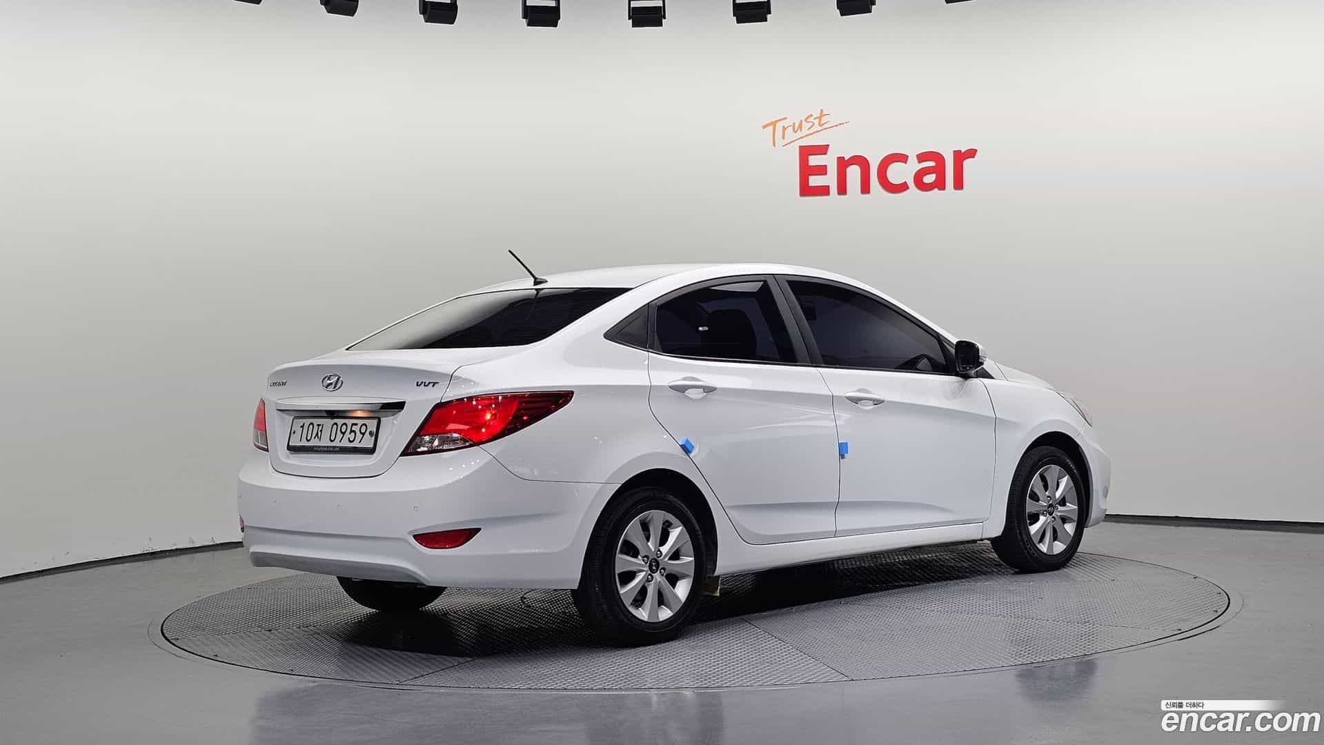 Accent Hyundai 2016.0-OUTER-002