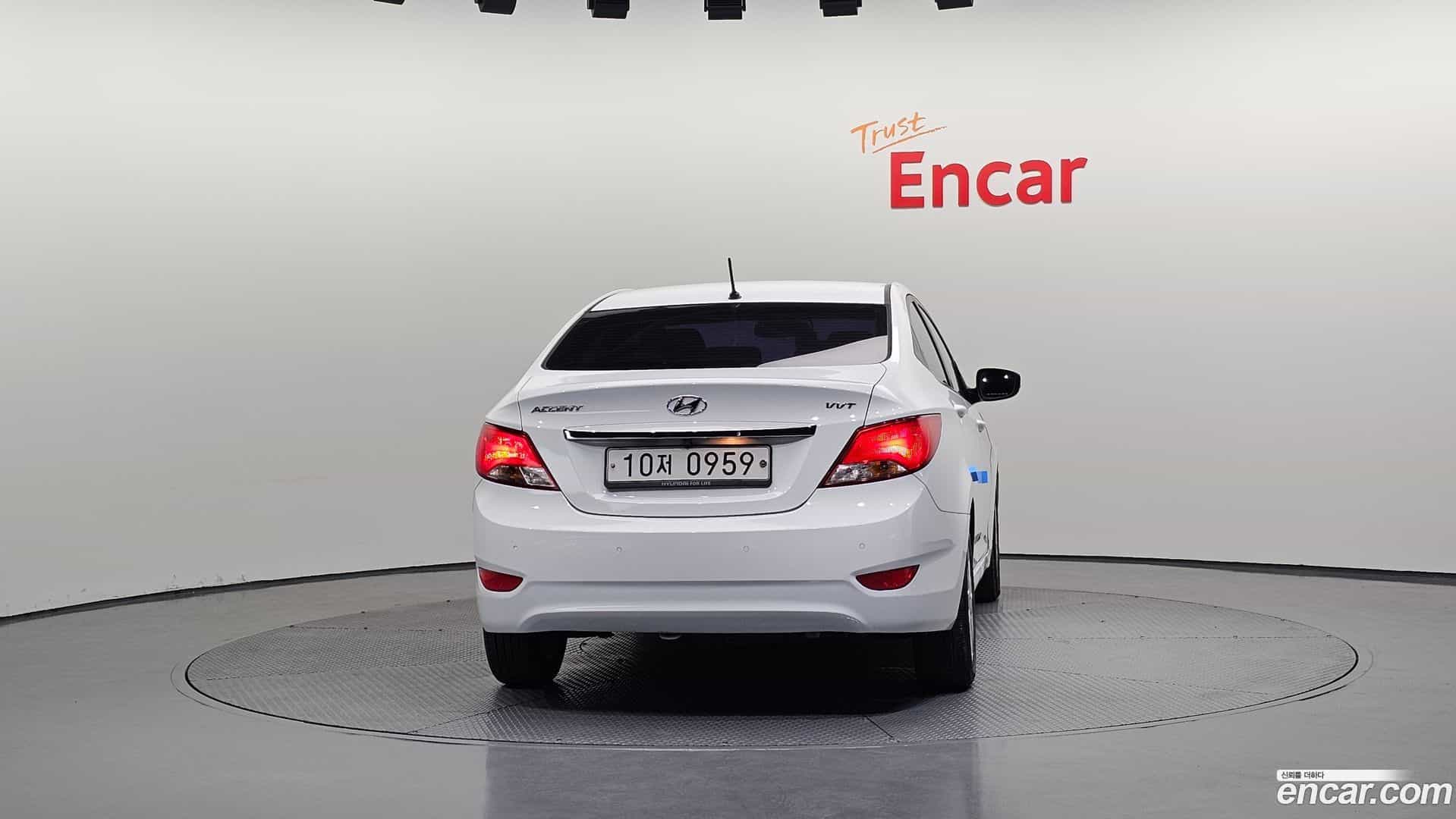 Accent Hyundai 2016.0-OUTER-004