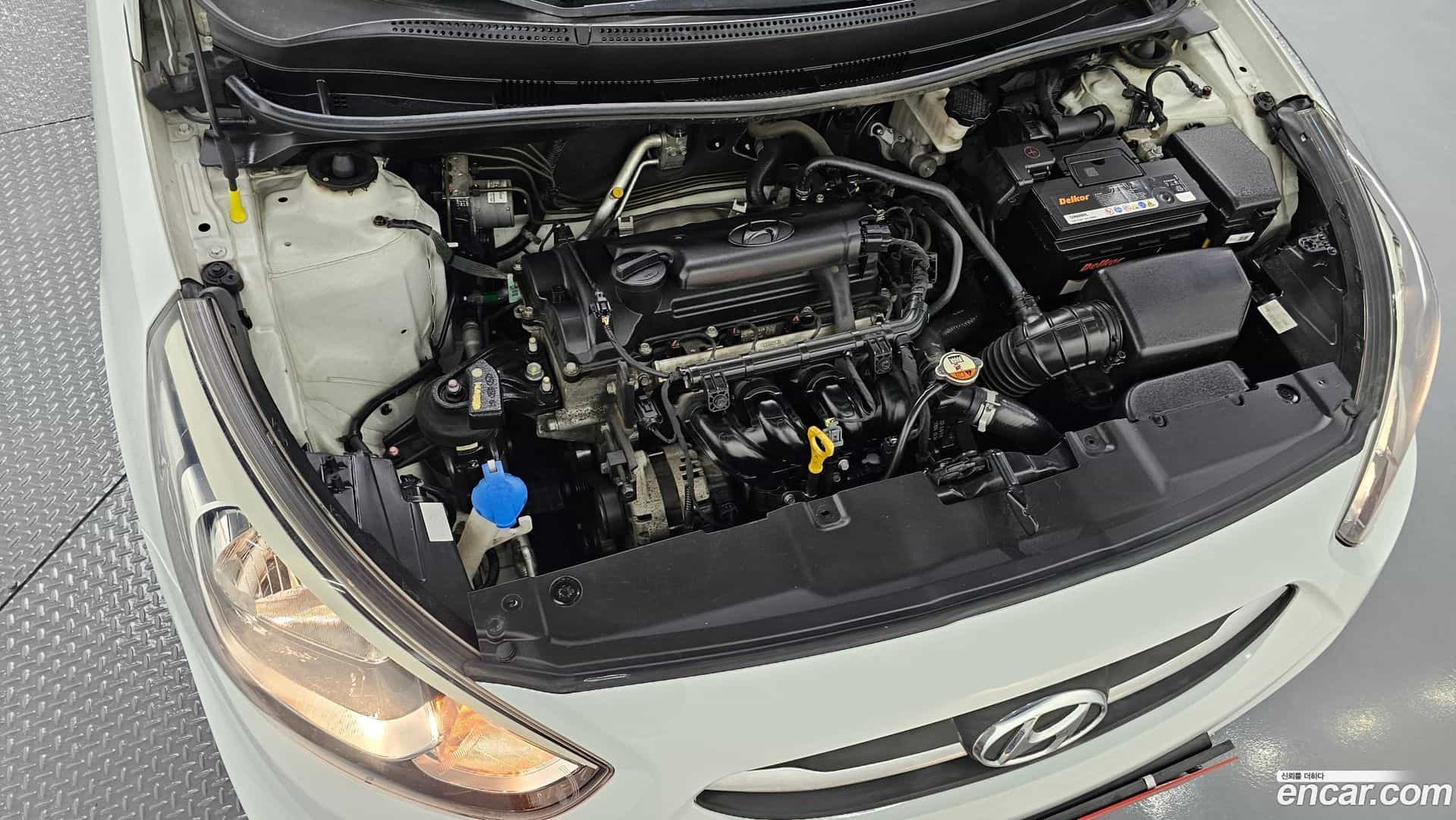 Accent Hyundai 2016.0-INNER-006