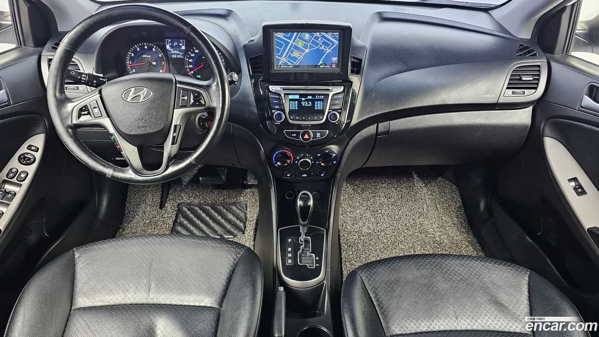 Accent Hyundai 2016.0-INNER-007