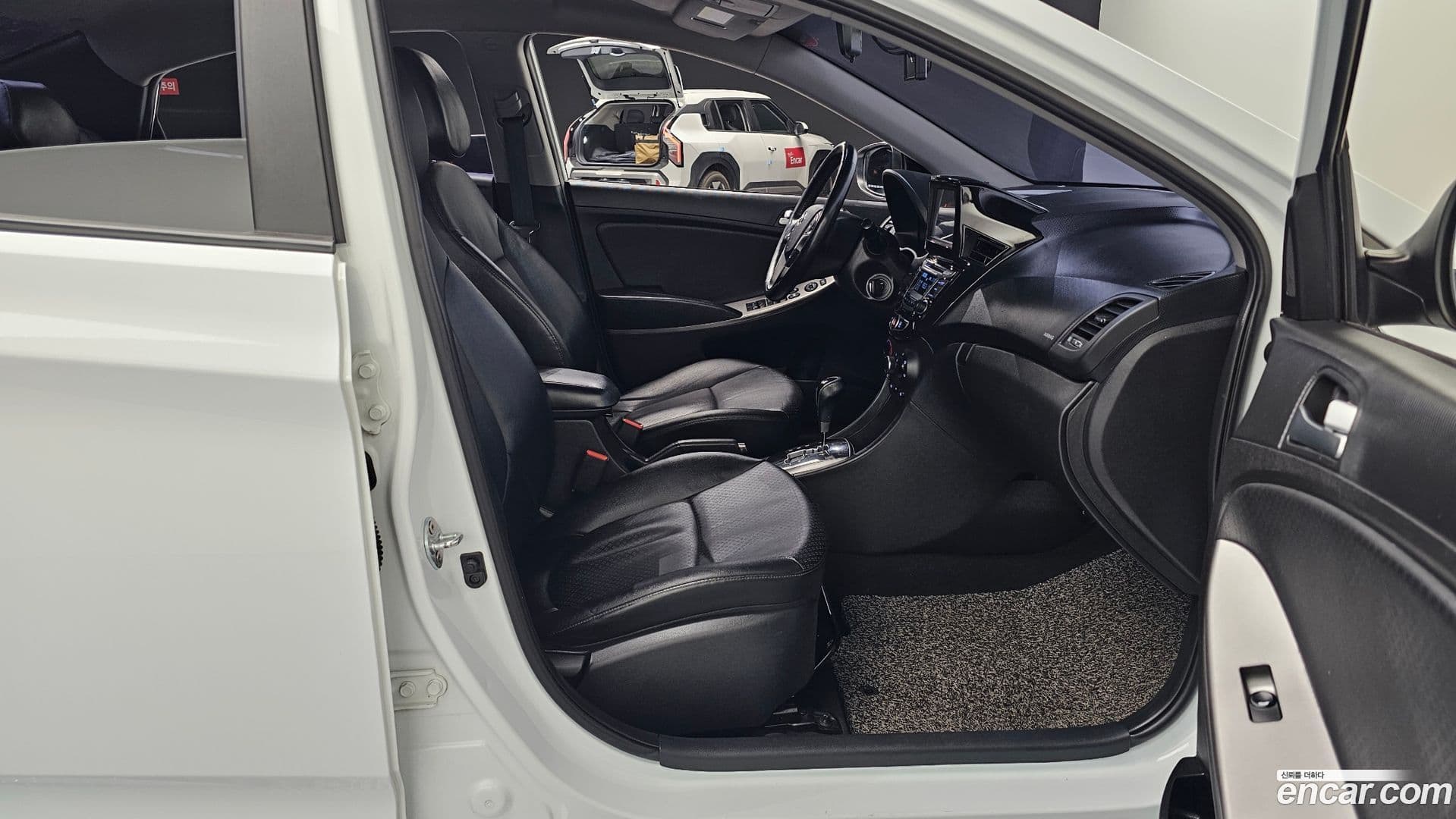 Main__Slider__Photo:Accent Hyundai 2016.0-10