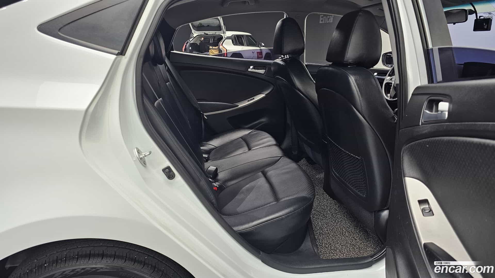 Accent Hyundai 2016.0-OPTION-016