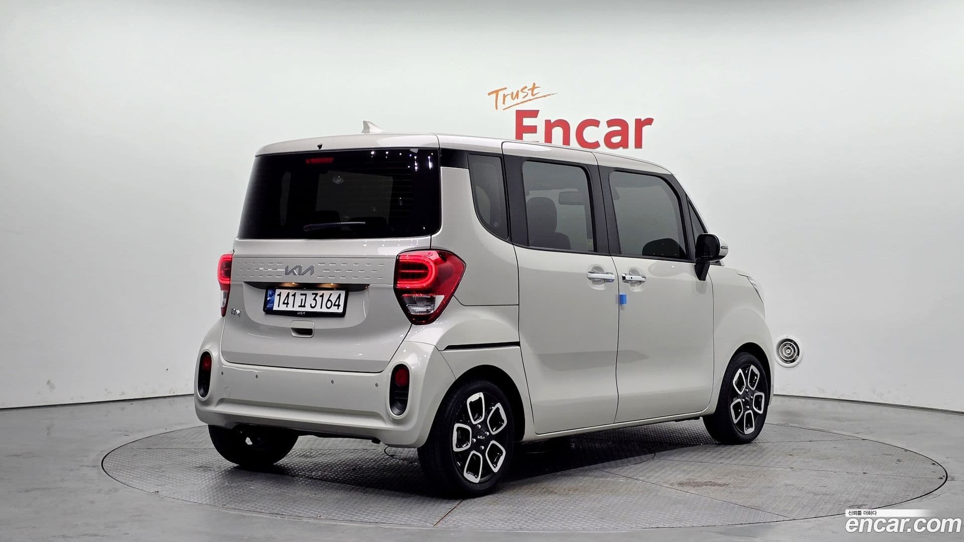 Main__Slider__Photo:RAY Kia 2021.10-1