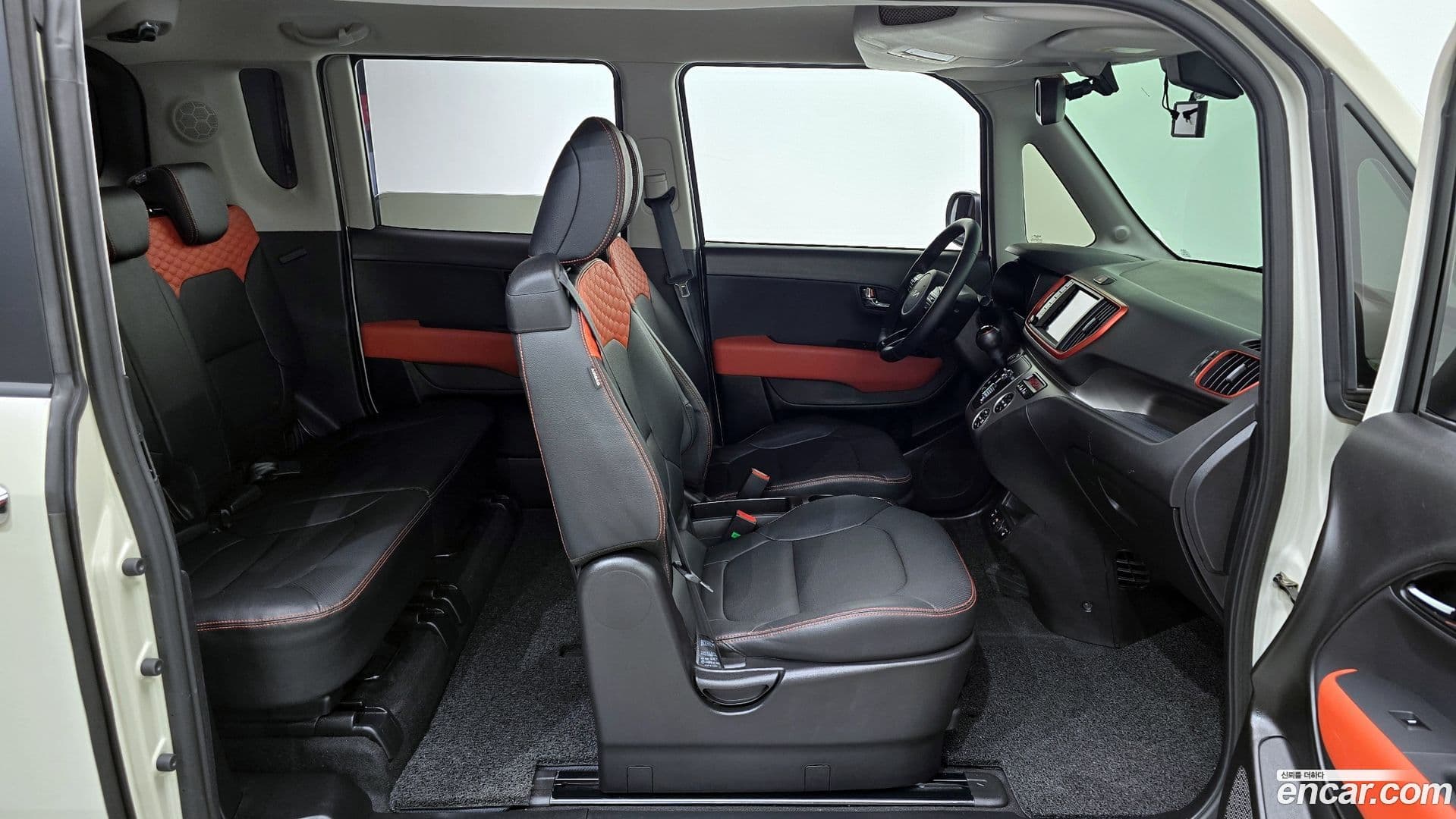 Main__Slider__Photo:RAY Kia 2021.10-11