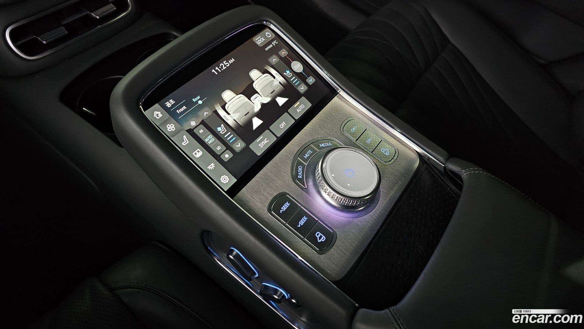 Main__Slider__Photo:G90 Genesis 2022.7-18