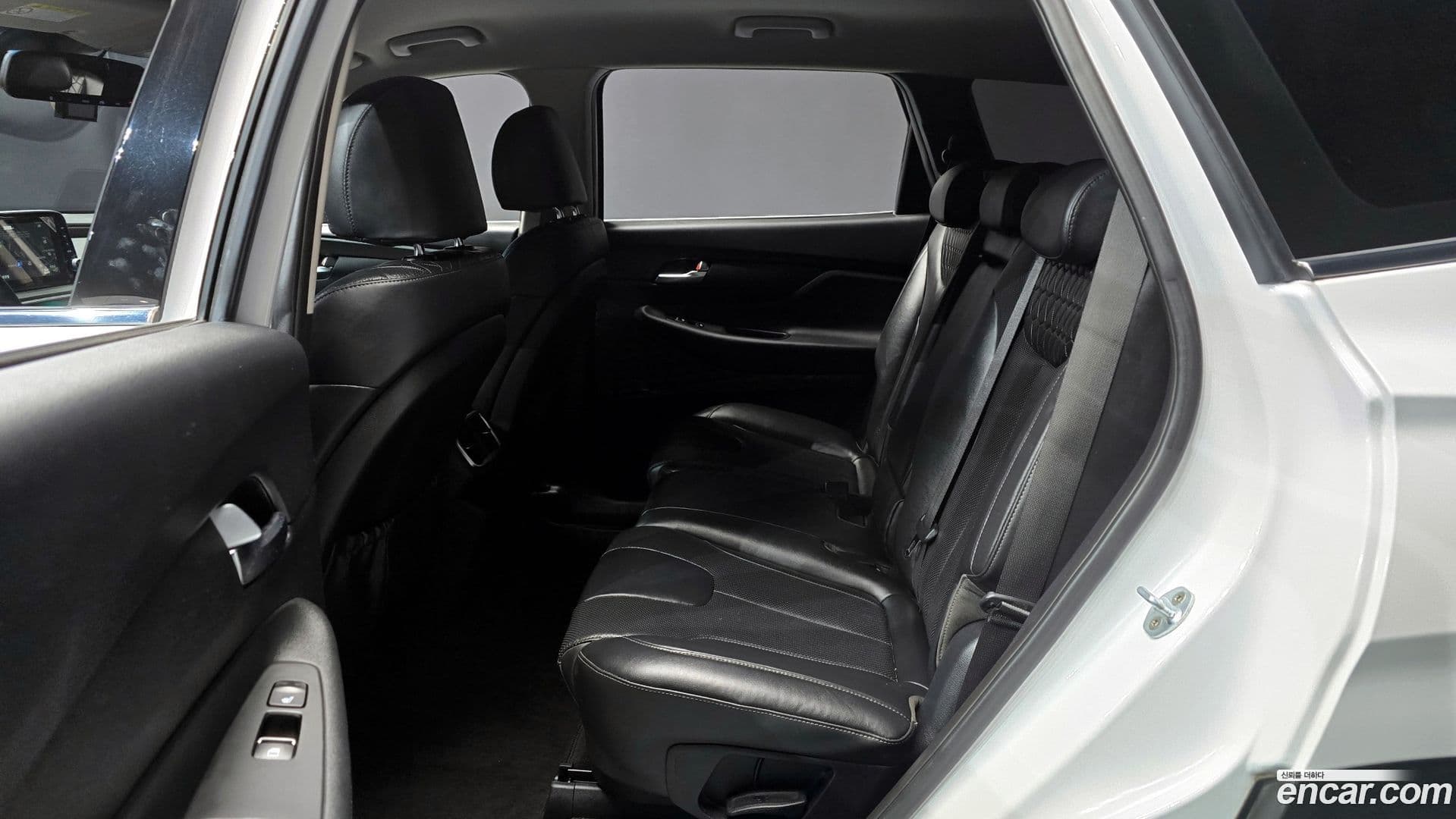 Main__Slider__Photo:Santafe Hyundai 2018.10-11