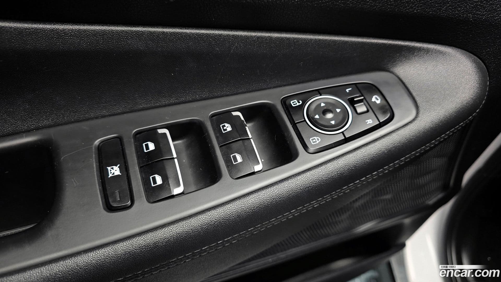 Main__Slider__Photo:Santafe Hyundai 2018.10-17