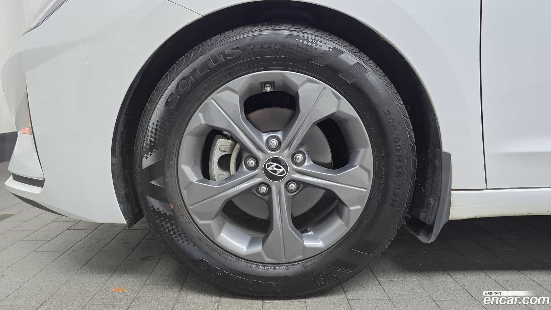 AVANTE Hyundai 2019.10-OUTER-005