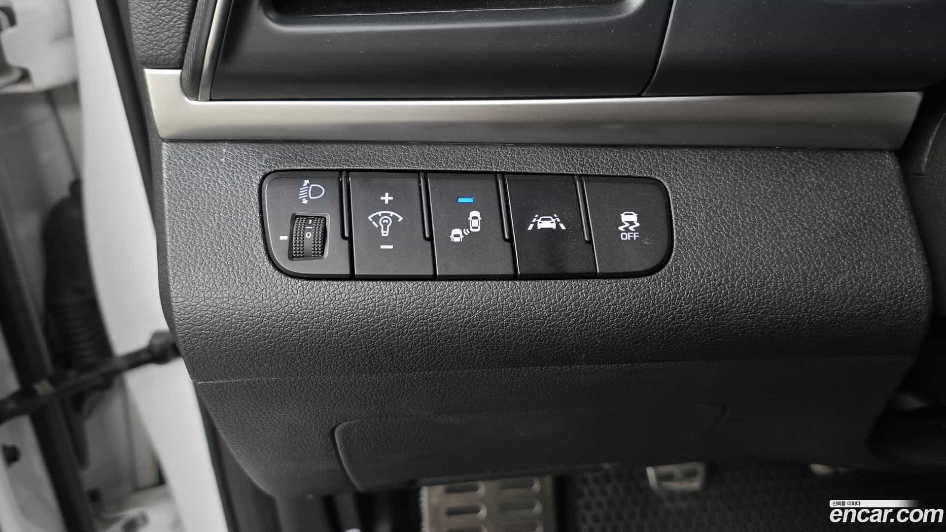 AVANTE Hyundai 2019.10-OPTION-020