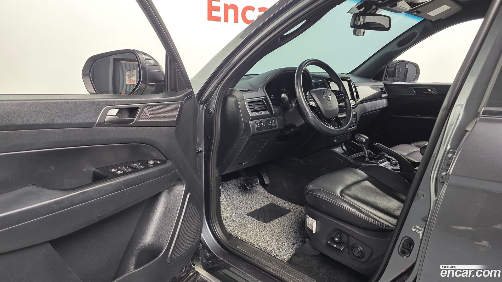 Main__Slider__Photo:Rexton KG_Mobility_Ssangyong 2023.1-9