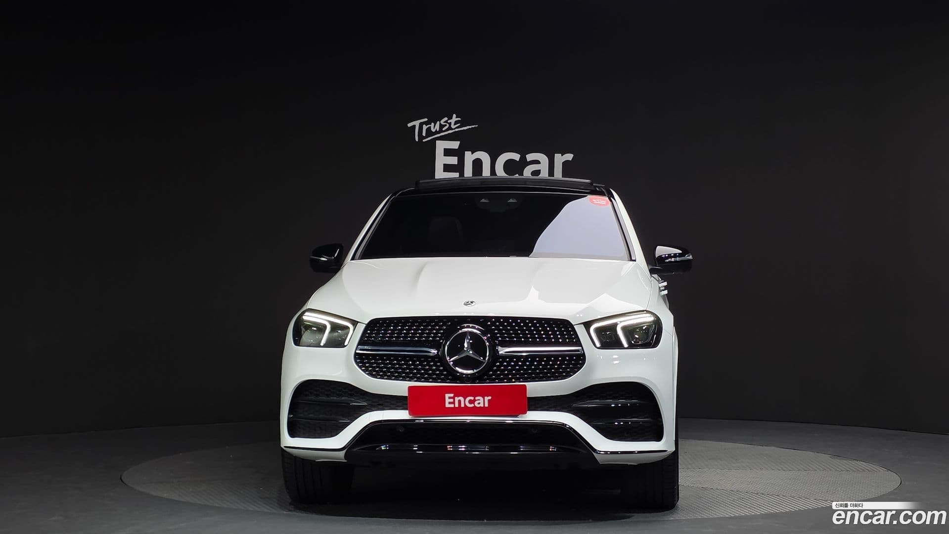 Main__Slider__Photo:GLE-Class Mercedes-Benz 2022.10-2