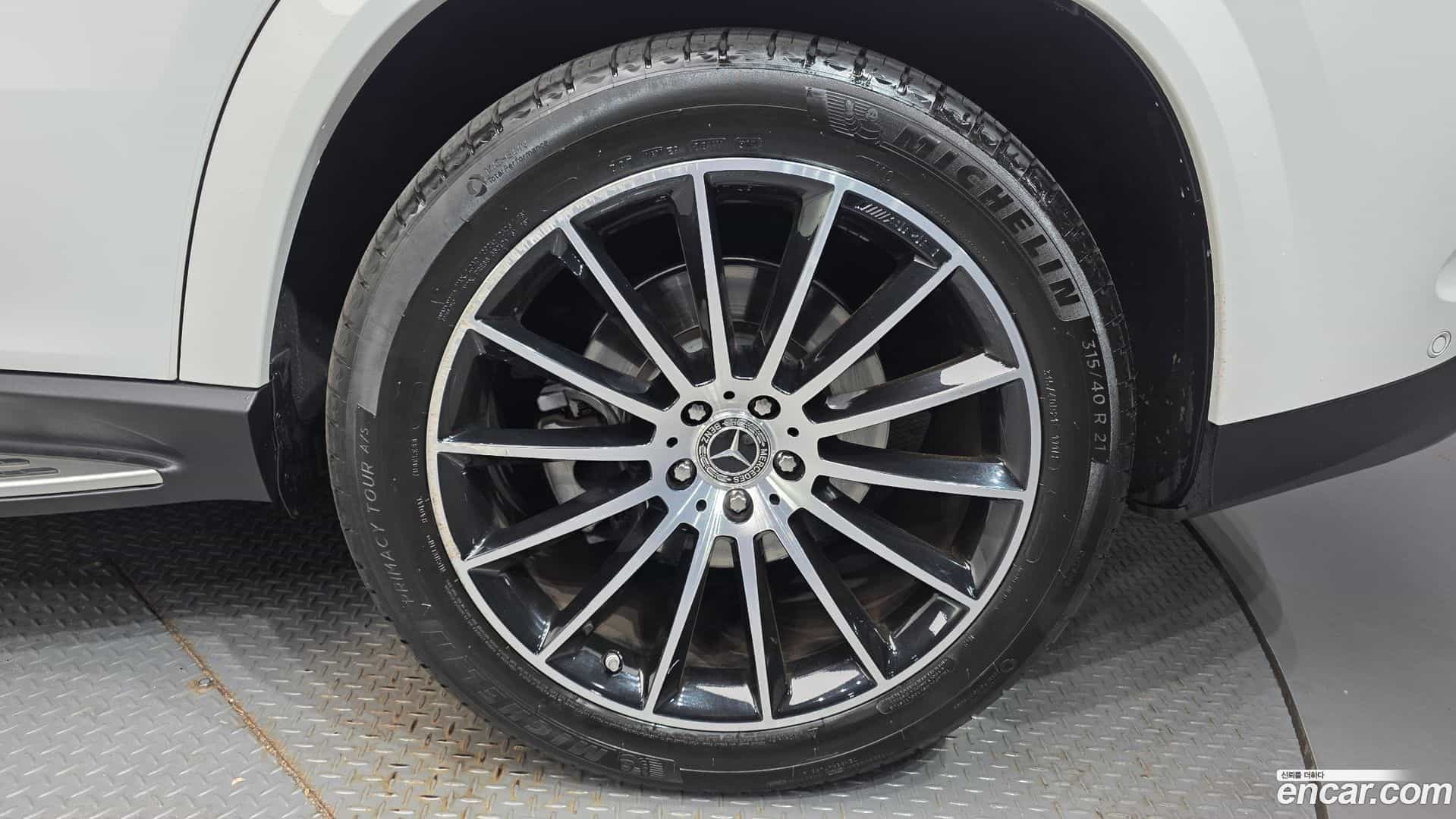 GLE-Class Mercedes-Benz 2022.10-OUTER-005