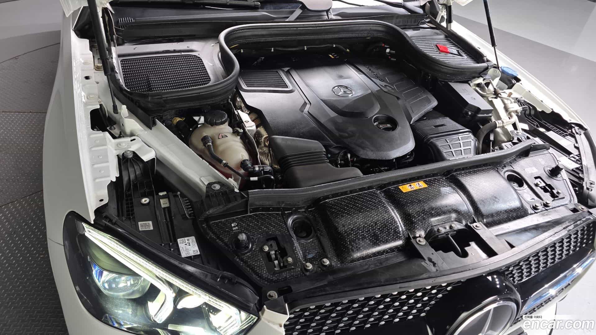 GLE-Class Mercedes-Benz 2022.10-INNER-006