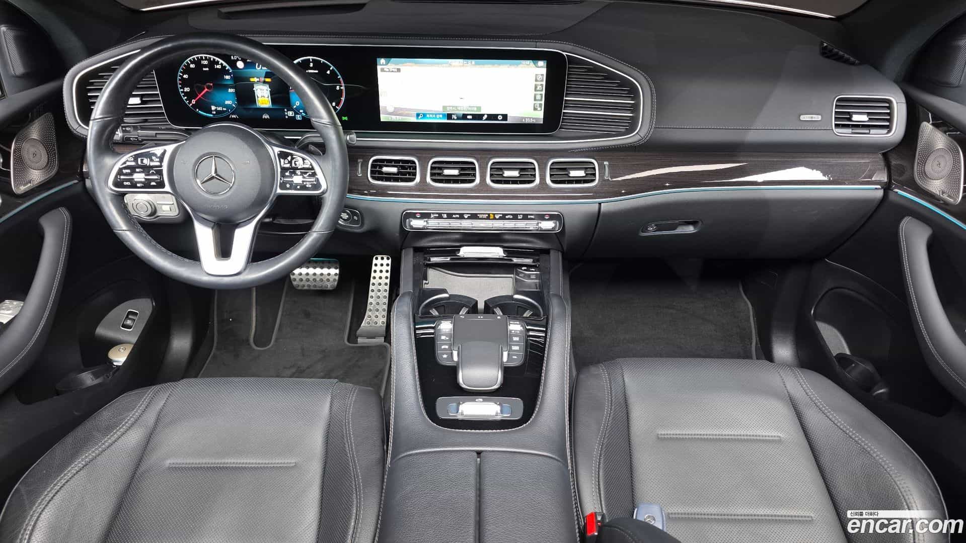 GLE-Class Mercedes-Benz 2022.10-INNER-007