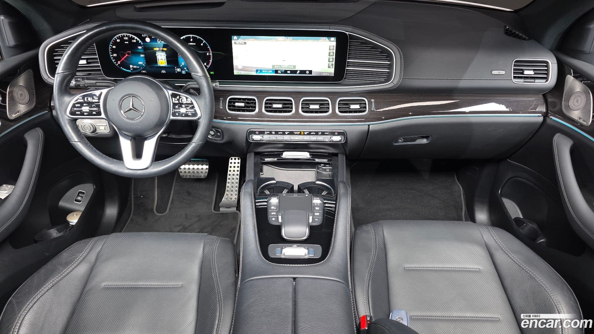 Main__Slider__Photo:GLE-Class Mercedes-Benz 2022.10-6