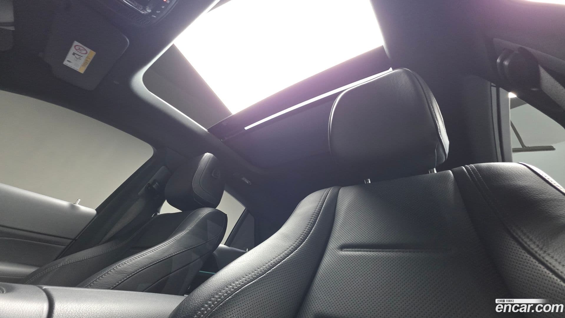 Main__Slider__Photo:GLE-Class Mercedes-Benz 2022.10-11