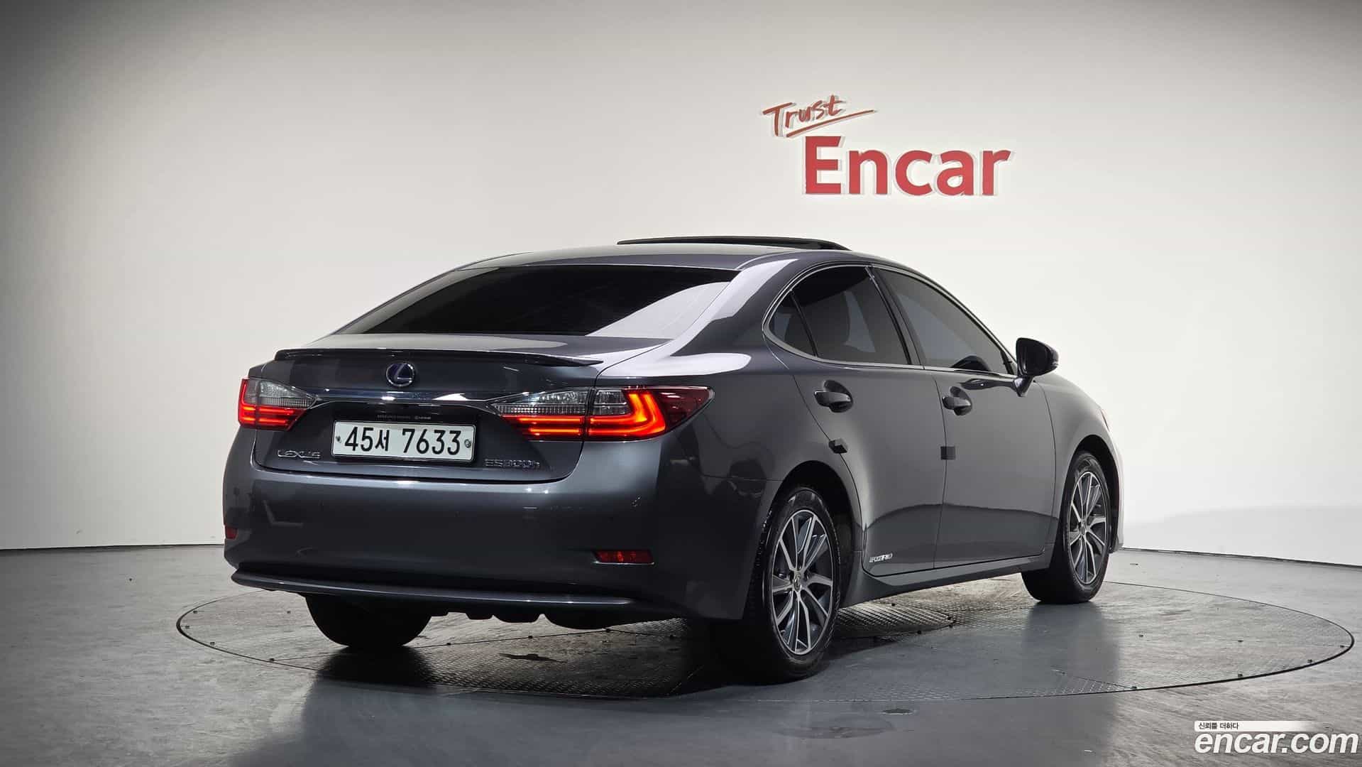 ES Lexus 2017.9-OUTER-002