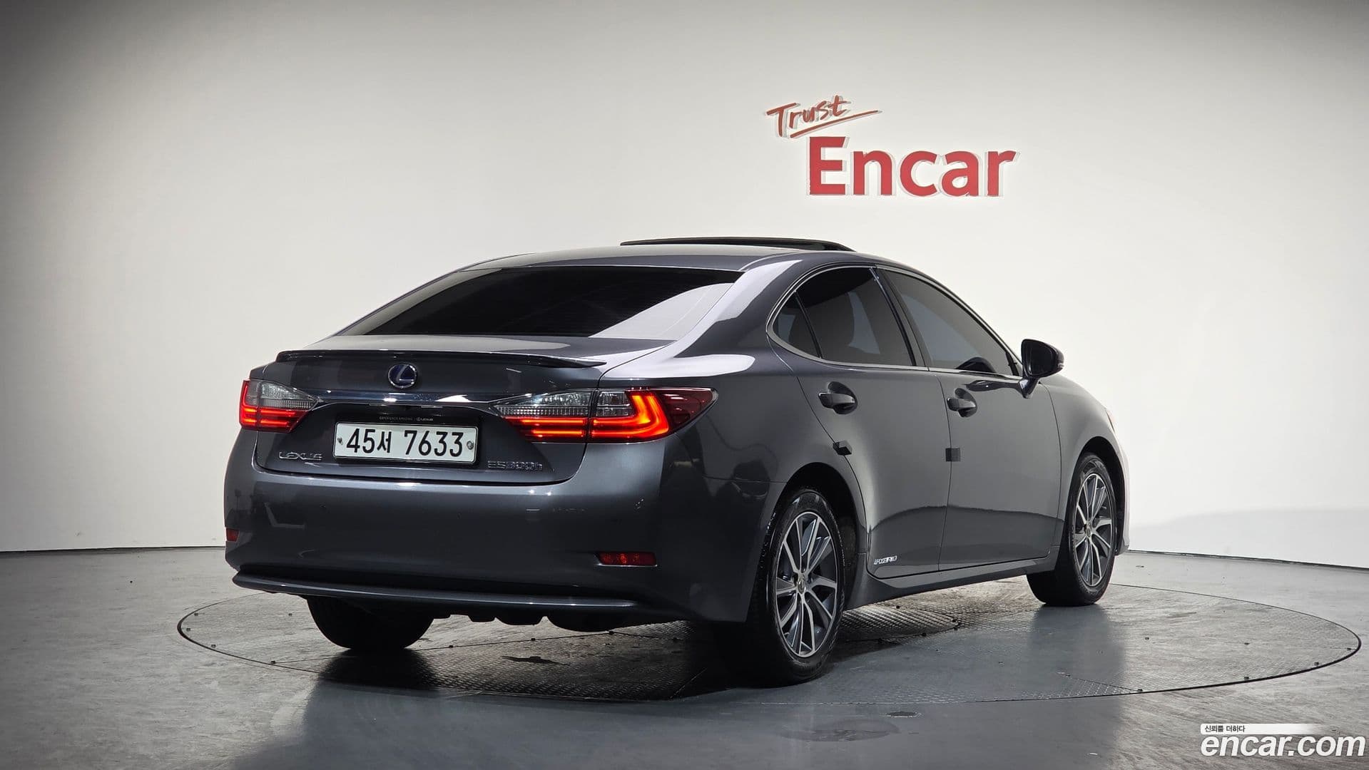 Main__Slider__Photo:ES Lexus 2017.9-1